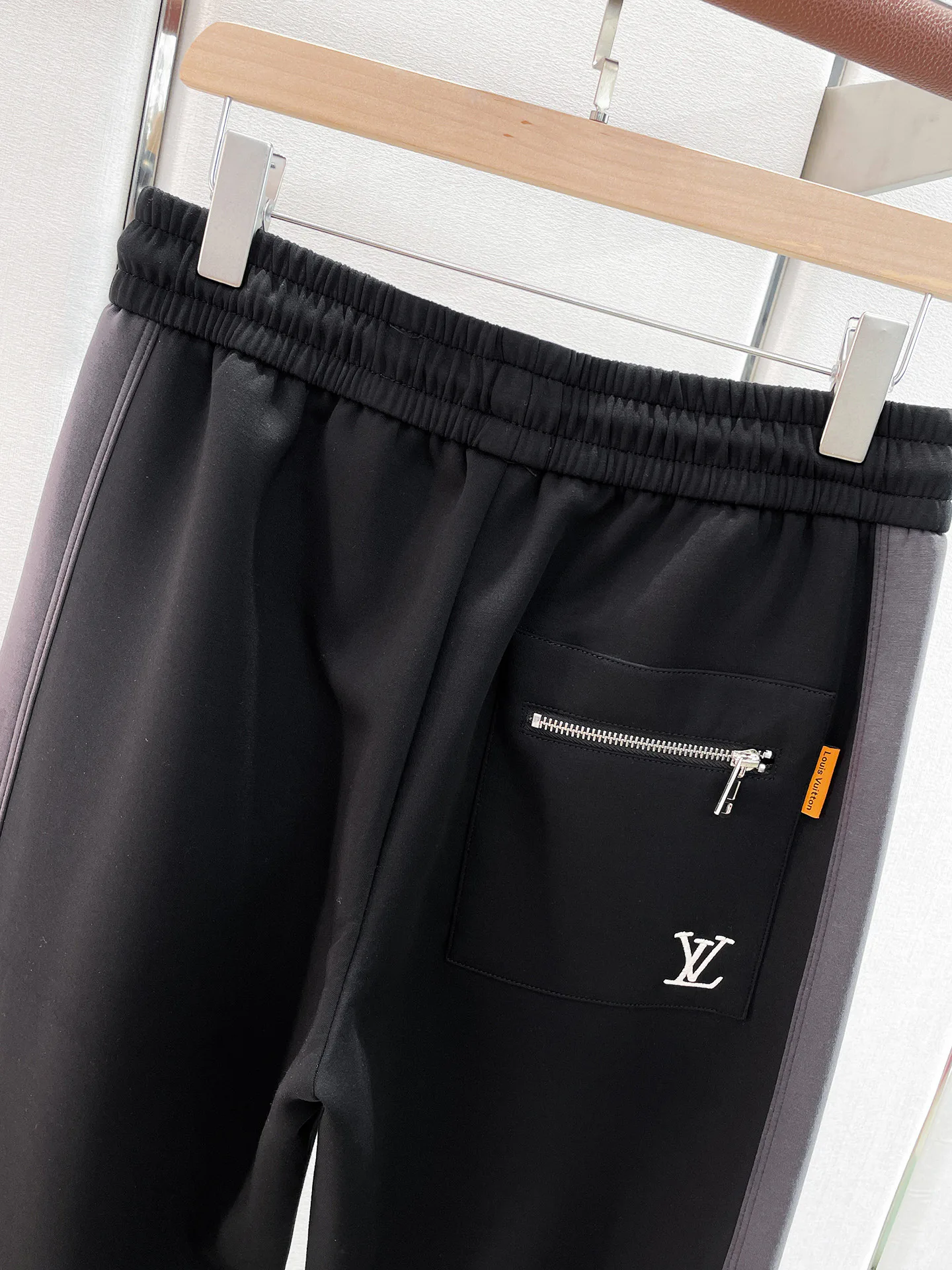 Men's Trousers LOUIS VUITTON 18499562