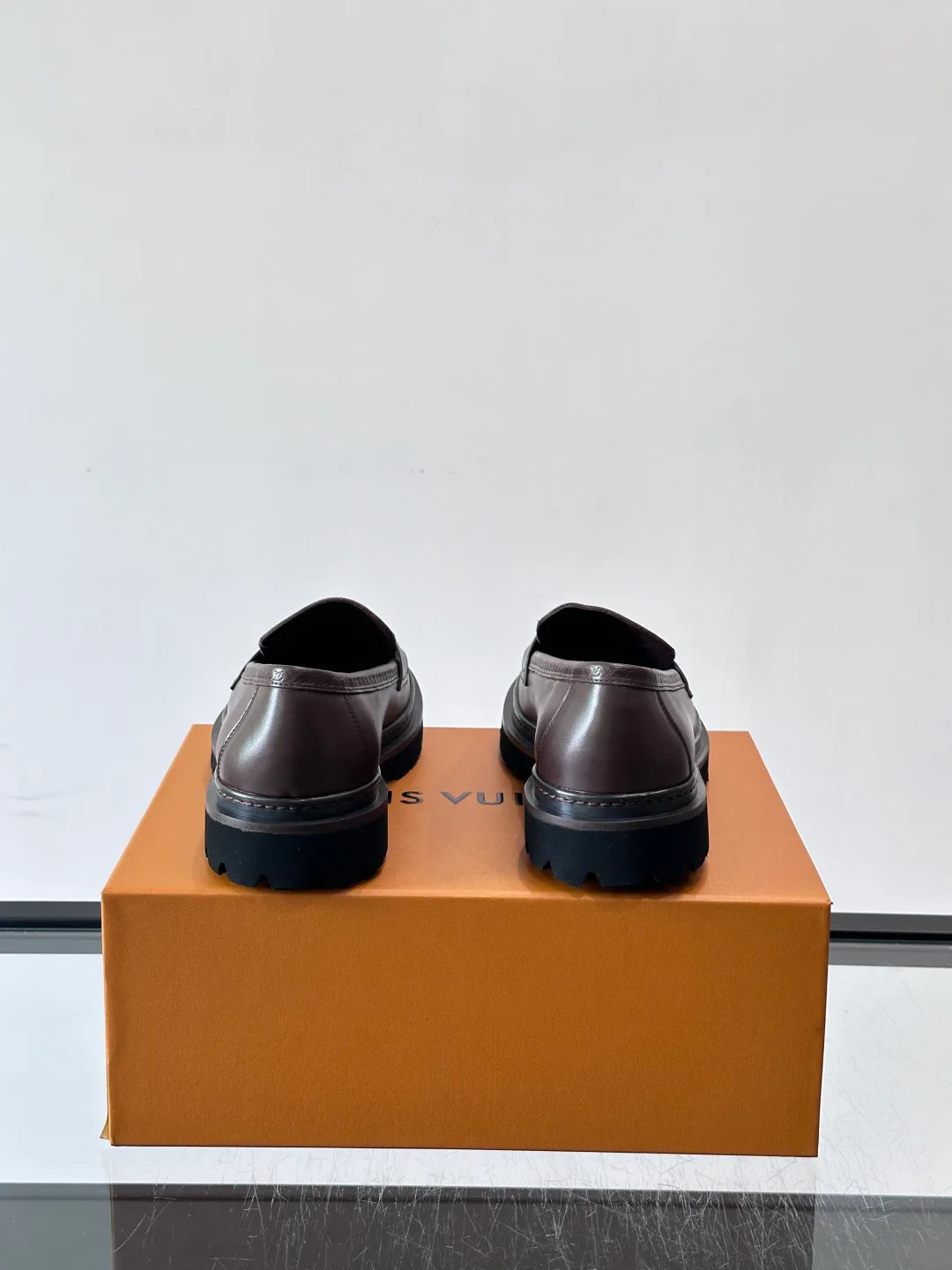 Men's Loafers And Dress Shoes LOUIS VUITTON 17646072