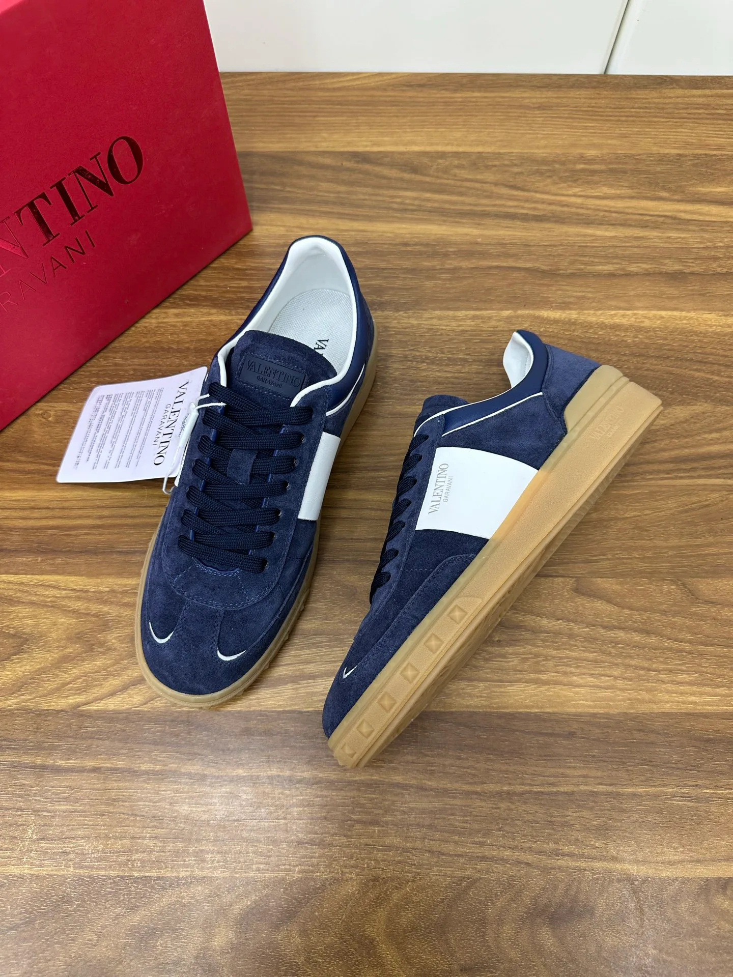 Men's Sneakers VALENTINO 18103434