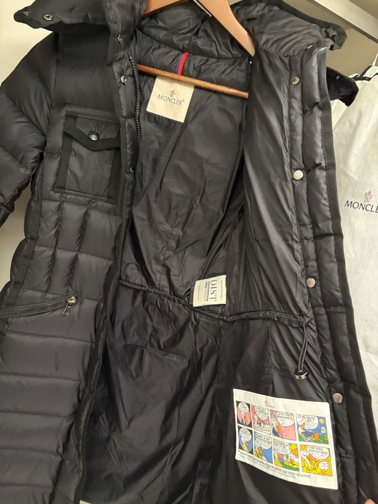 Women's Jackets And Down Jackets MONCLER 18198734