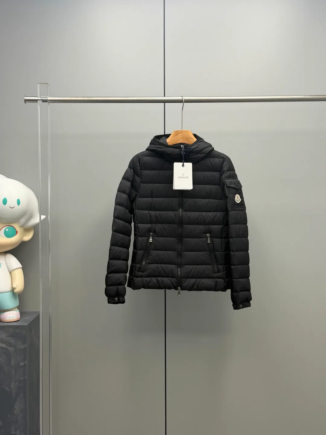 Women's Jackets And Down Jackets MONCLER 18134413