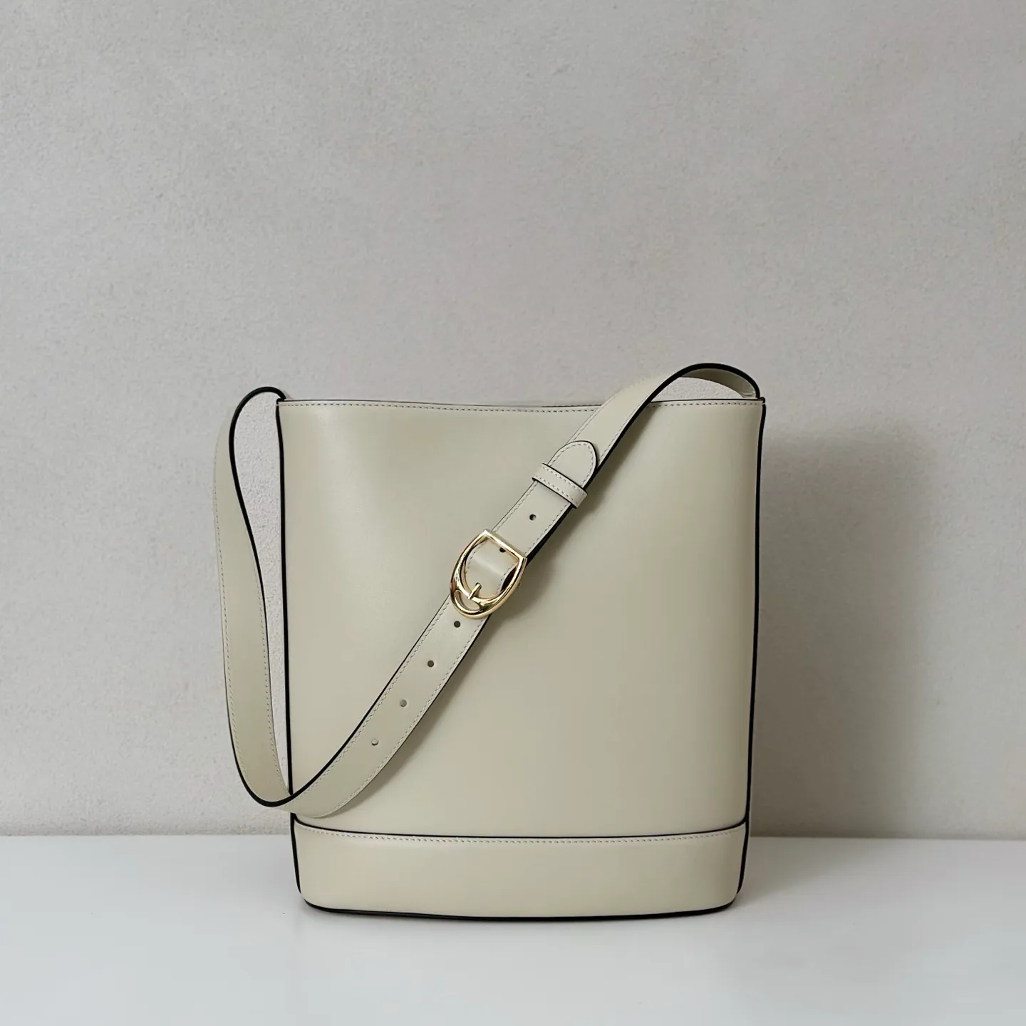 Women's Classic Handbags GUCCI 18310176