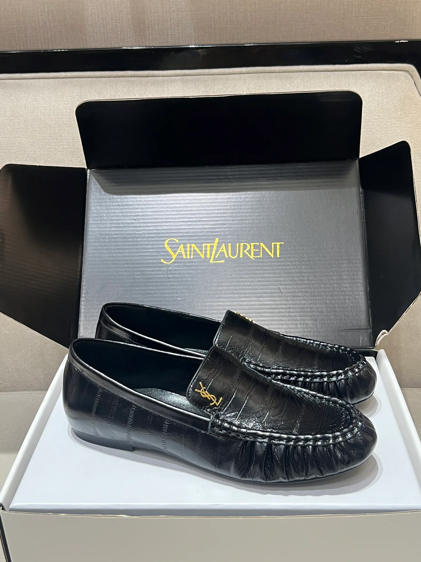 Women's Loafers And Moccasins SAINT LAURENT 17897592