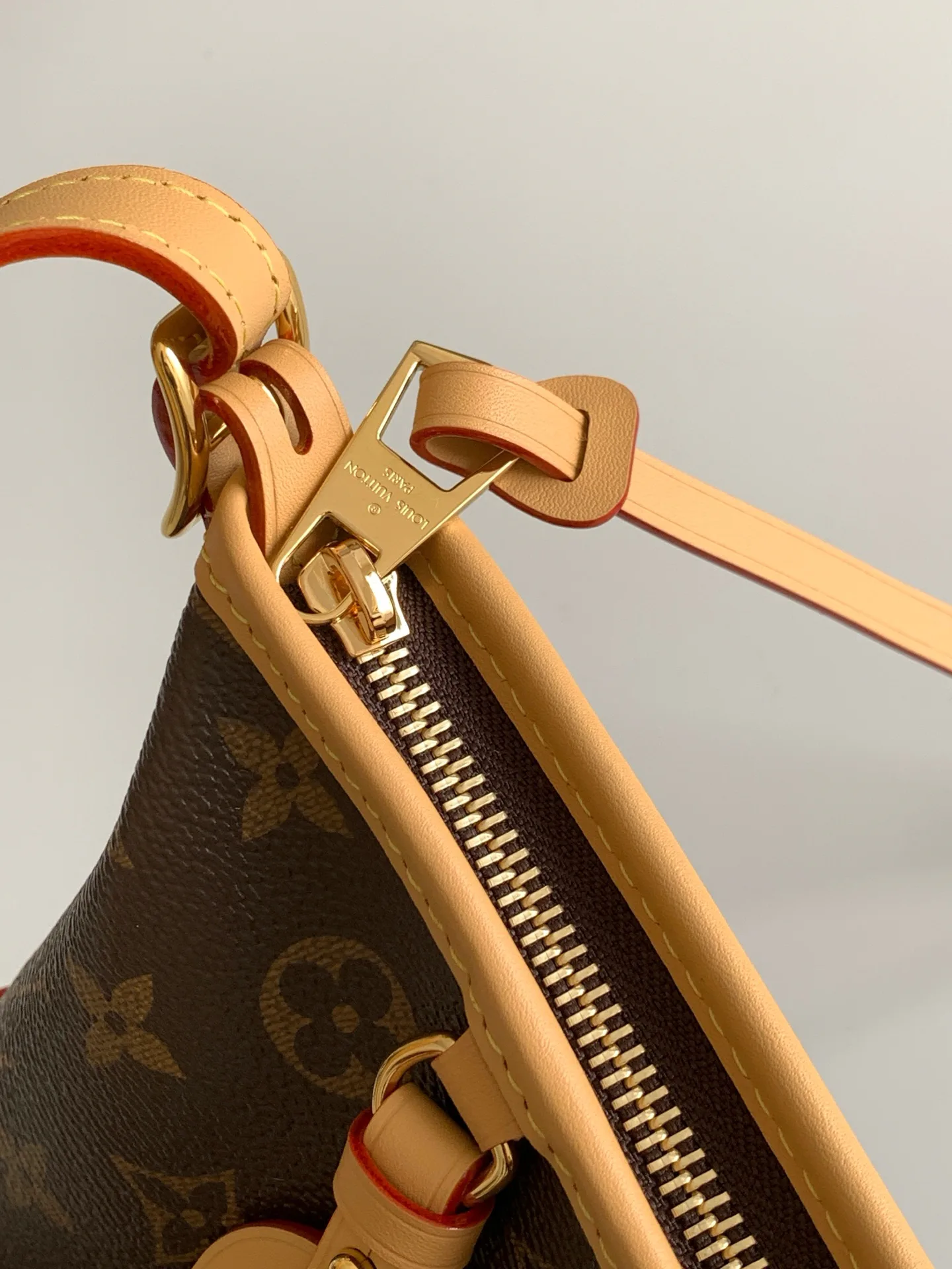 Women's Classic Handbags LOUIS VUITTON 17802973