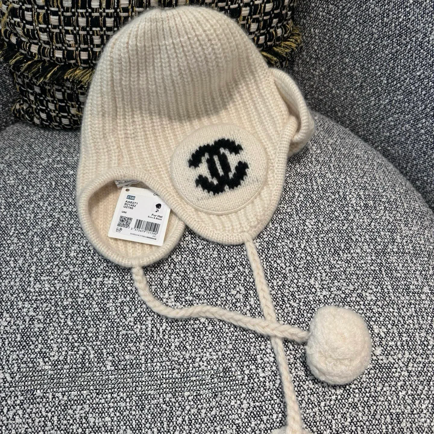 Hats CHANEL 18347816