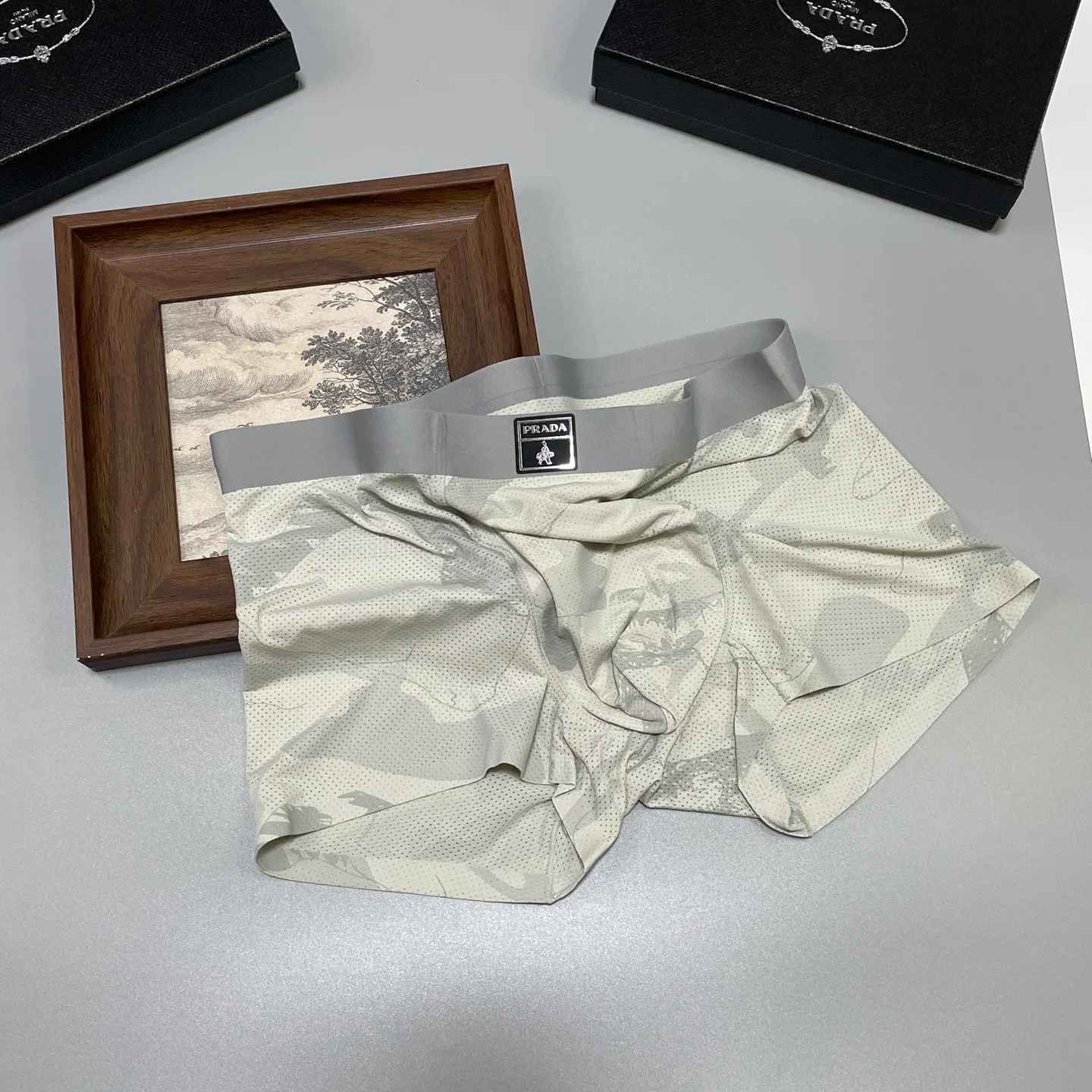 Men's Shorts PRADA 18097527