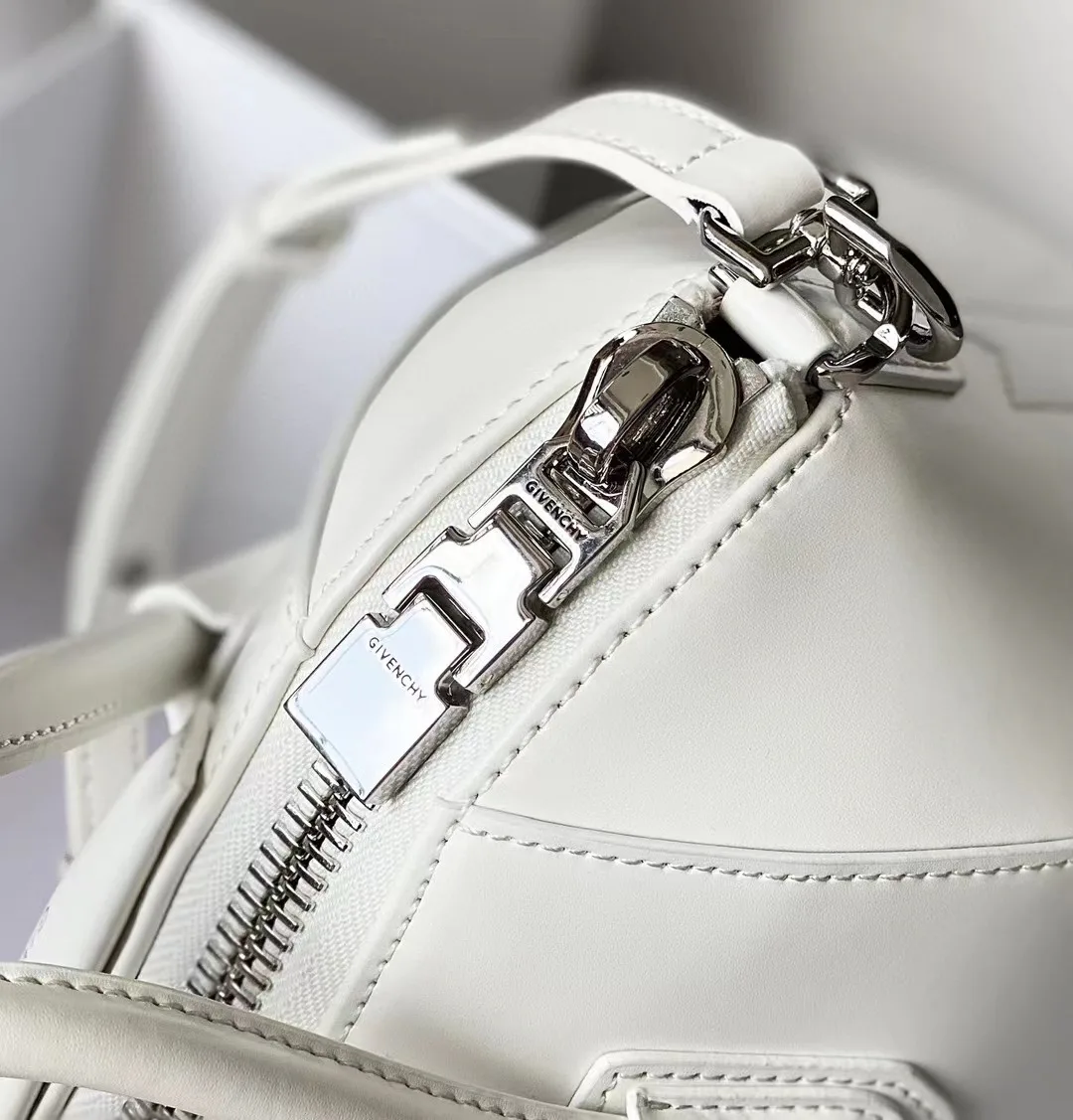 Women's Classic Handbags GIVENCHY 18452635
