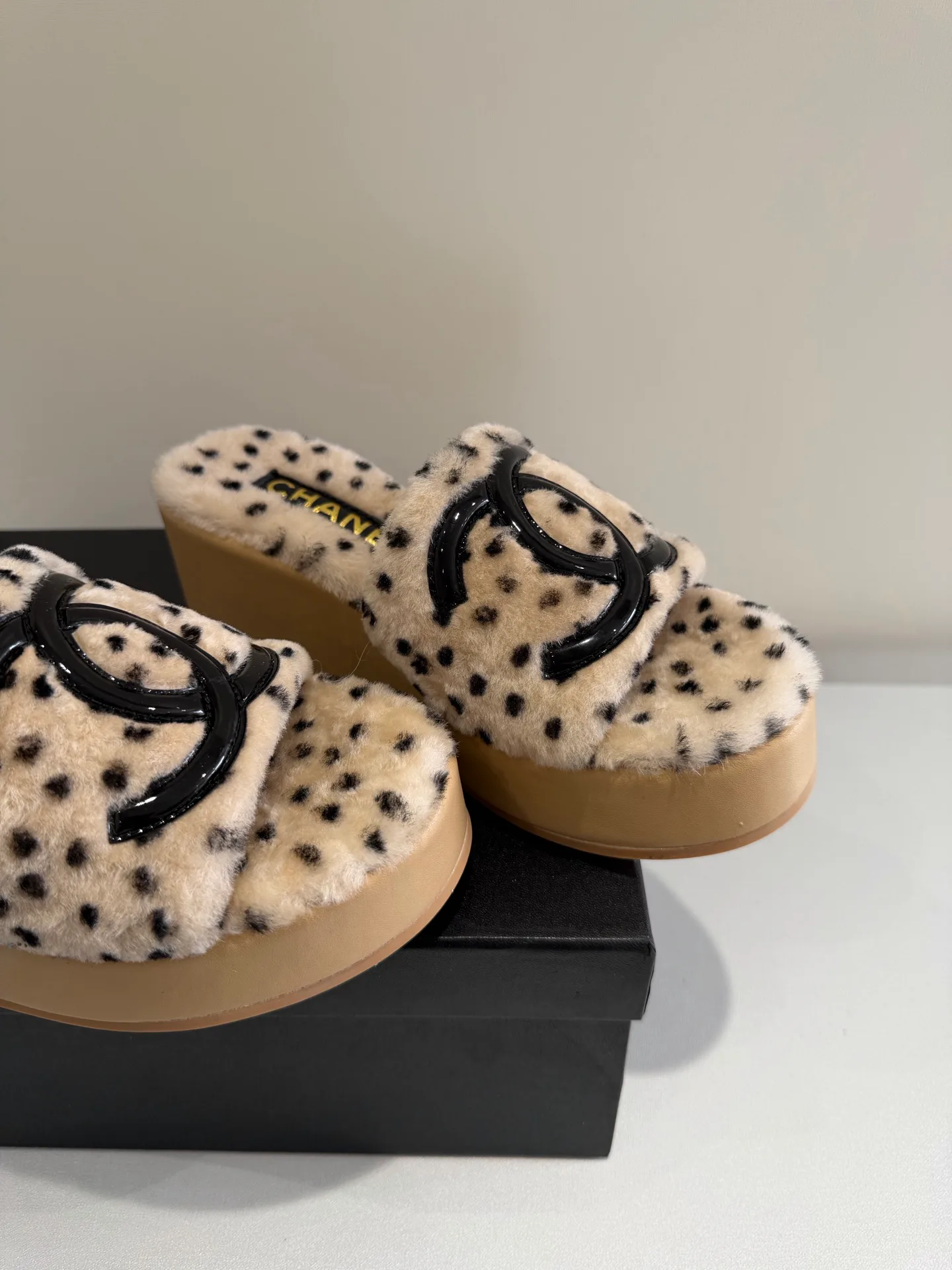 Women's Slippers CHANEL 18268440