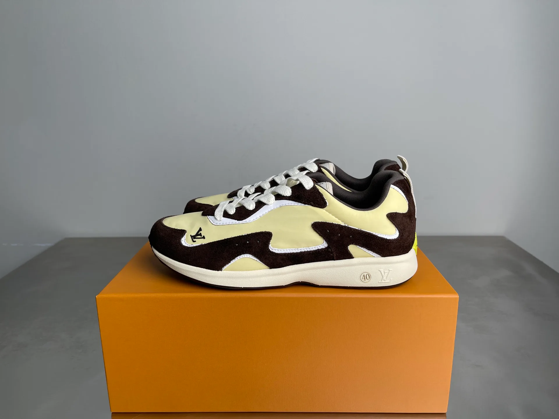 Men's Sneakers LOUIS VUITTON 17818956