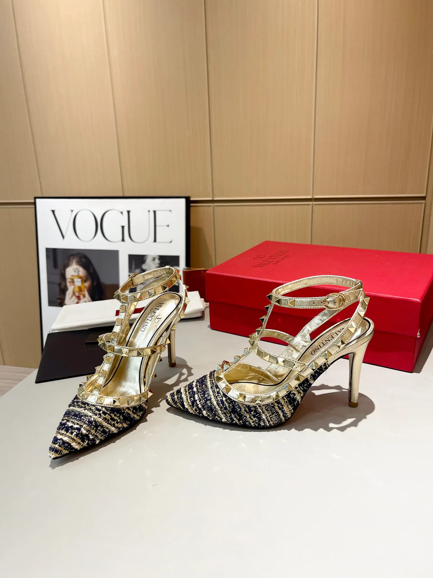 Women's Heels VALENTINO 17956802