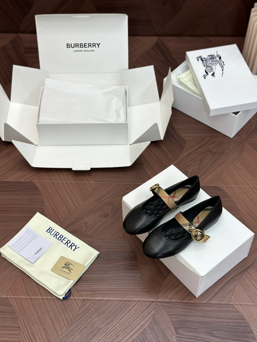 Women's Ballet Flats BURBERRY 18006353