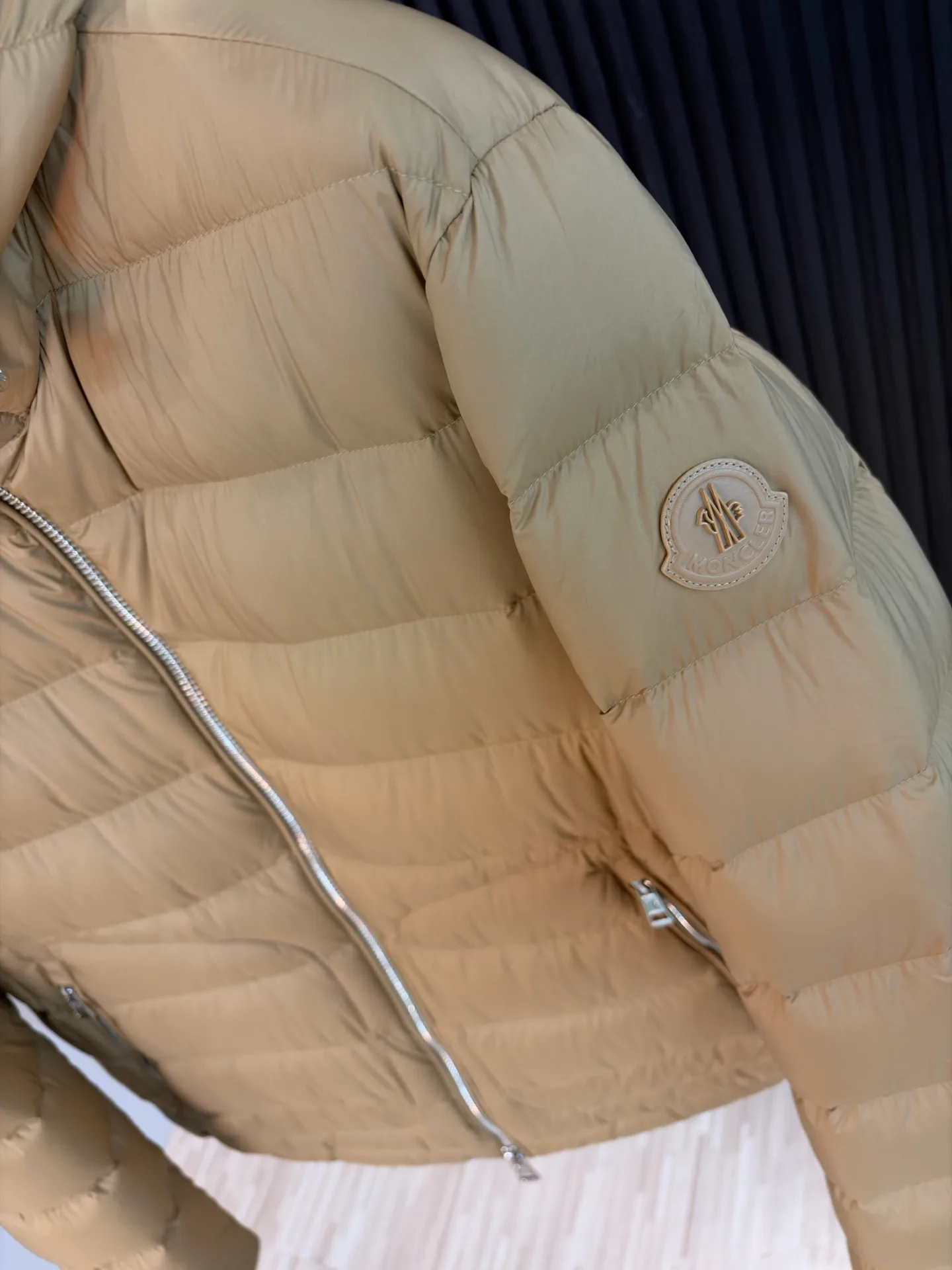 Women's Jackets And Down Jackets MONCLER 18188489