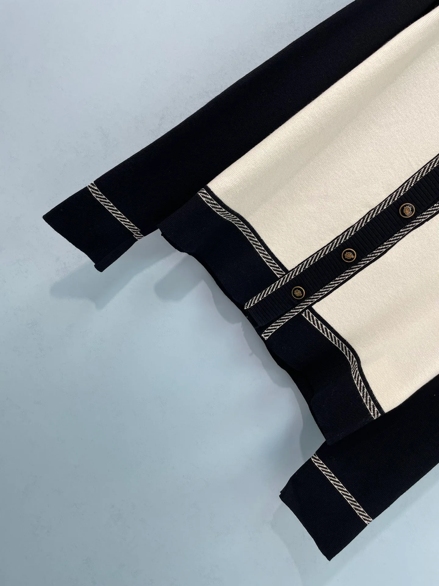 Women's Jumpers And Sweaters CHANEL 18151206
