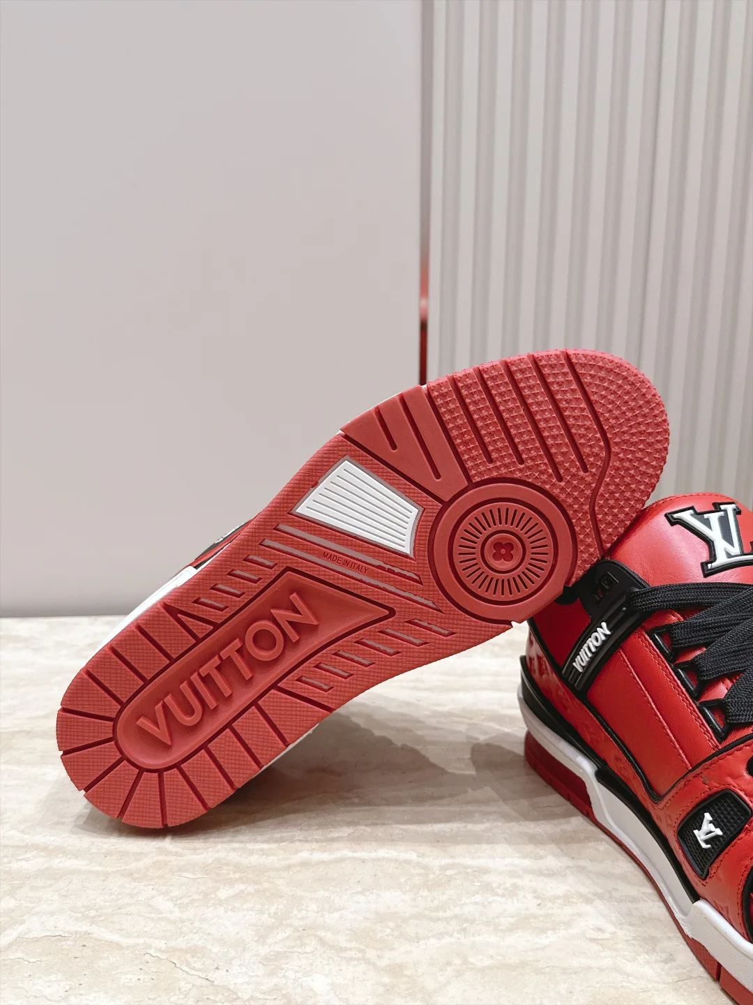 Women's Sneakers LOUIS VUITTON 17866561