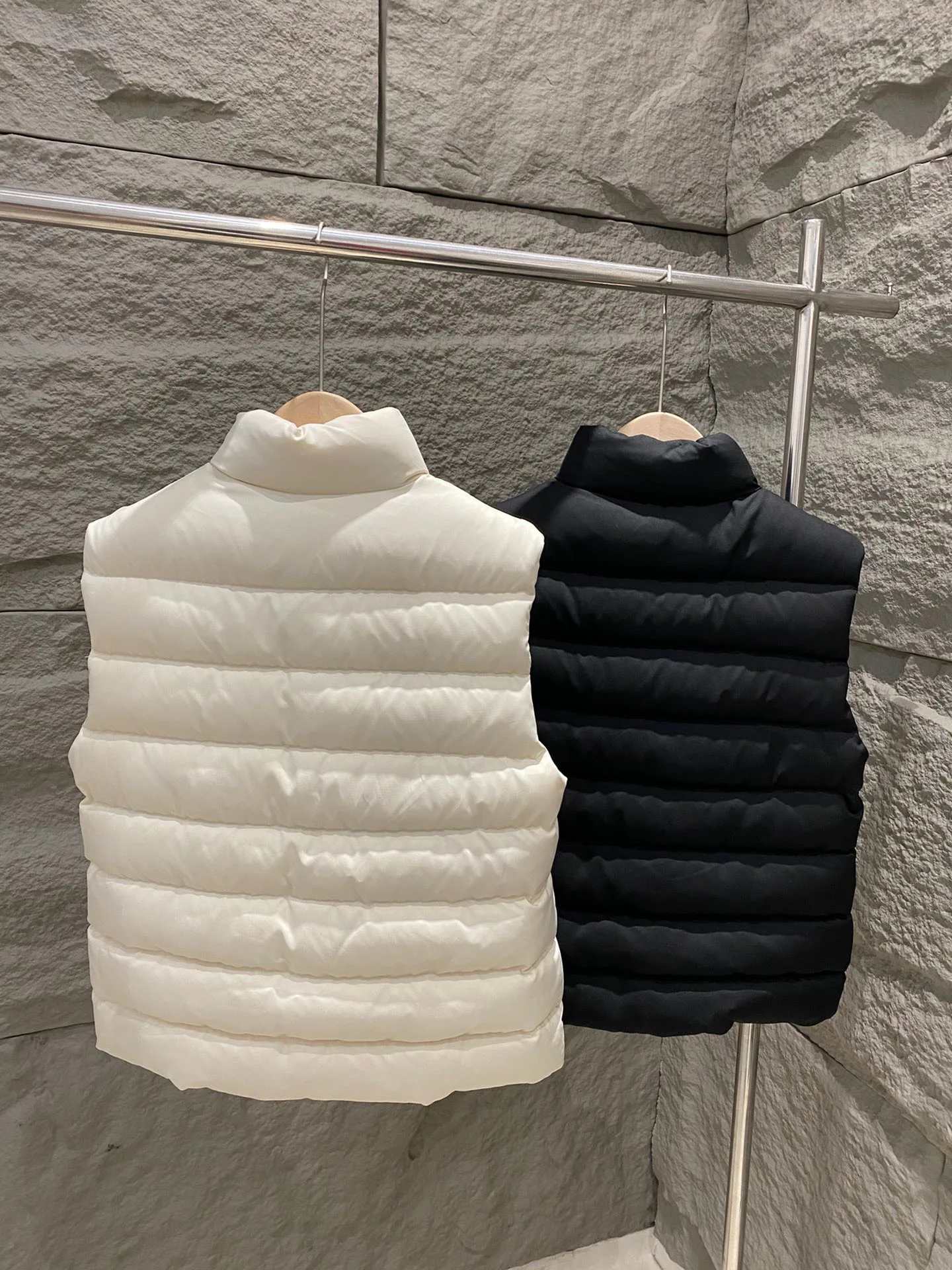 Women's Vests MONCLER 18326253