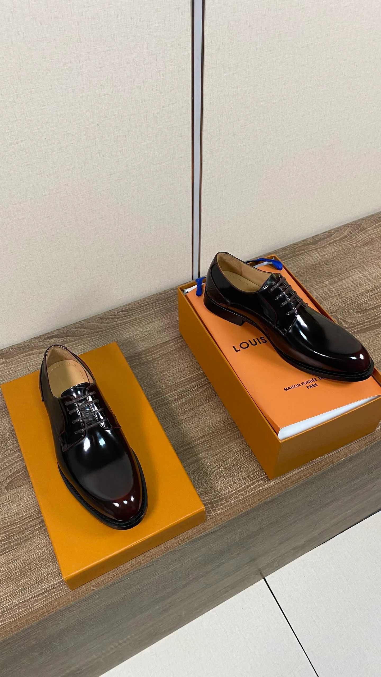 Men's Loafers And Dress Shoes LOUIS VUITTON 18078672