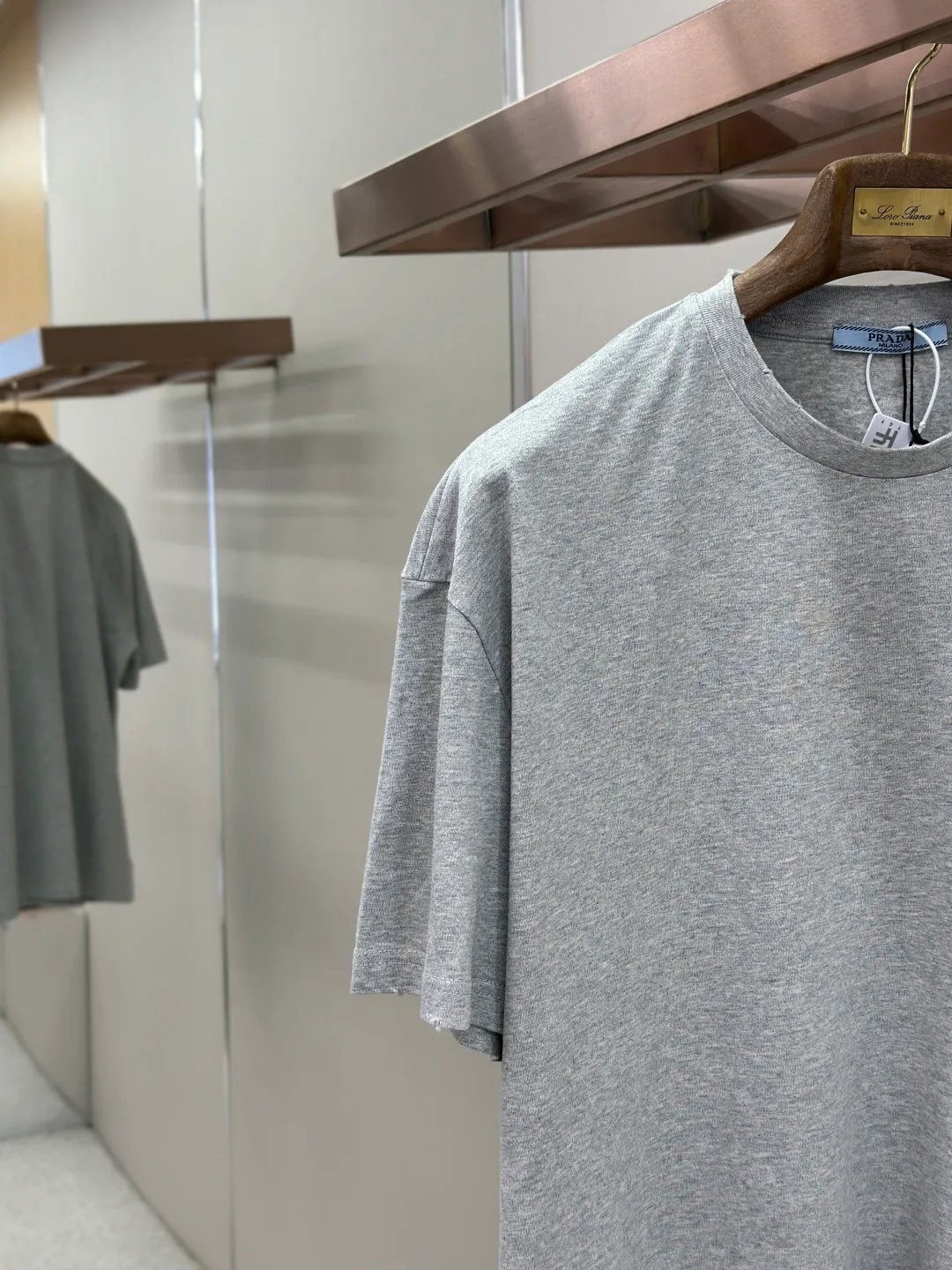 Women's T-Shirts PRADA 18191098