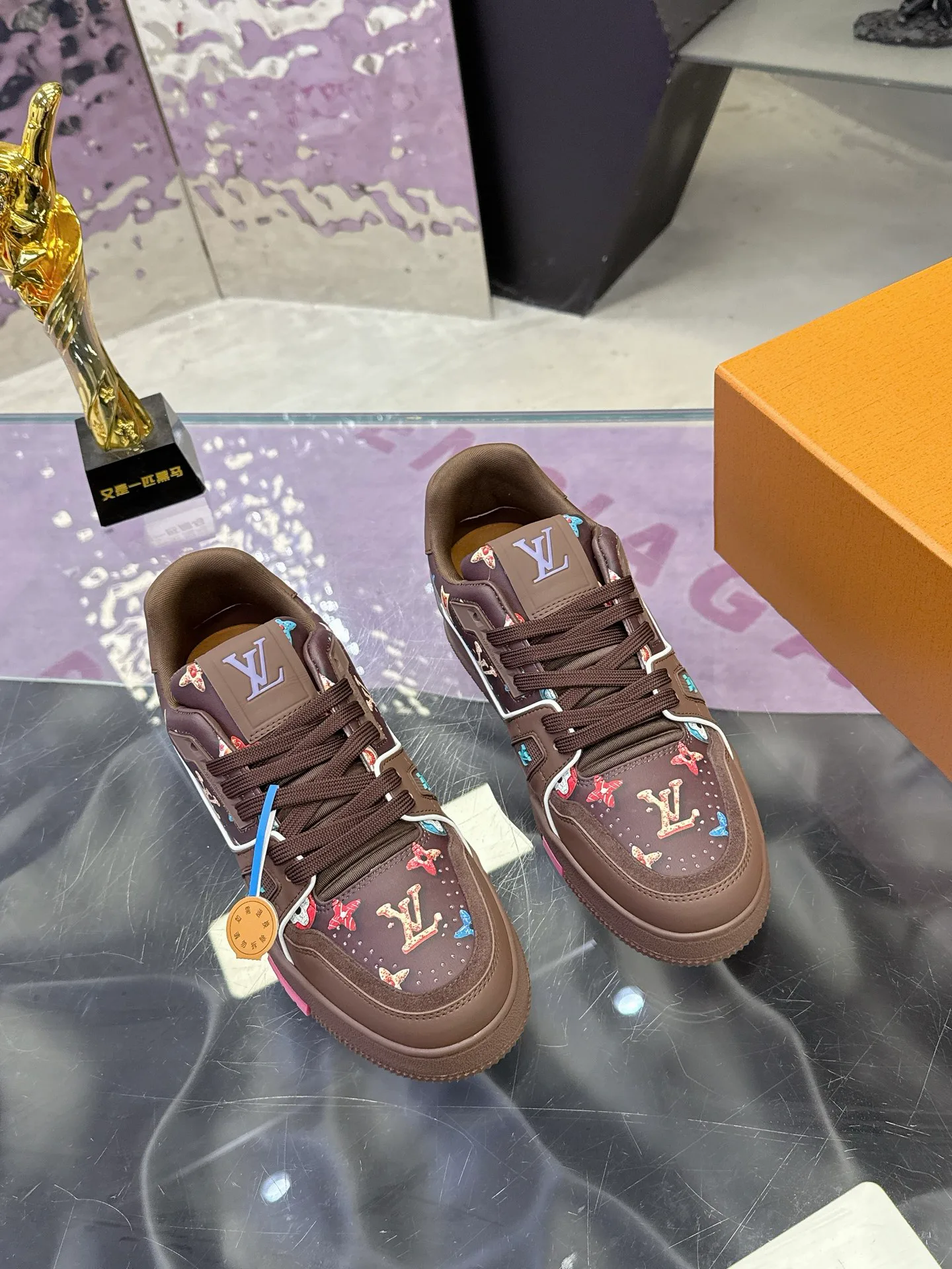 Women's Sneakers LOUIS VUITTON 17530420