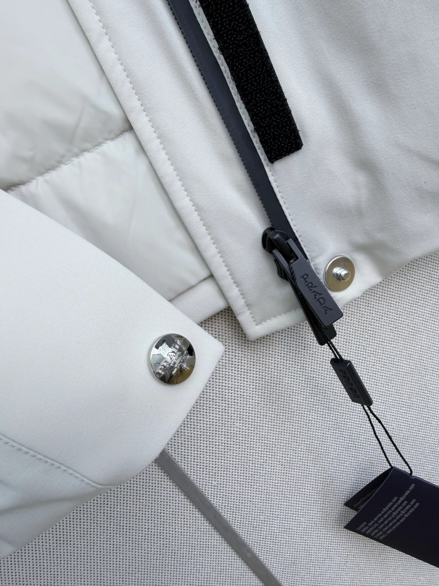 Women's Jackets And Down Jackets PRADA 18023487
