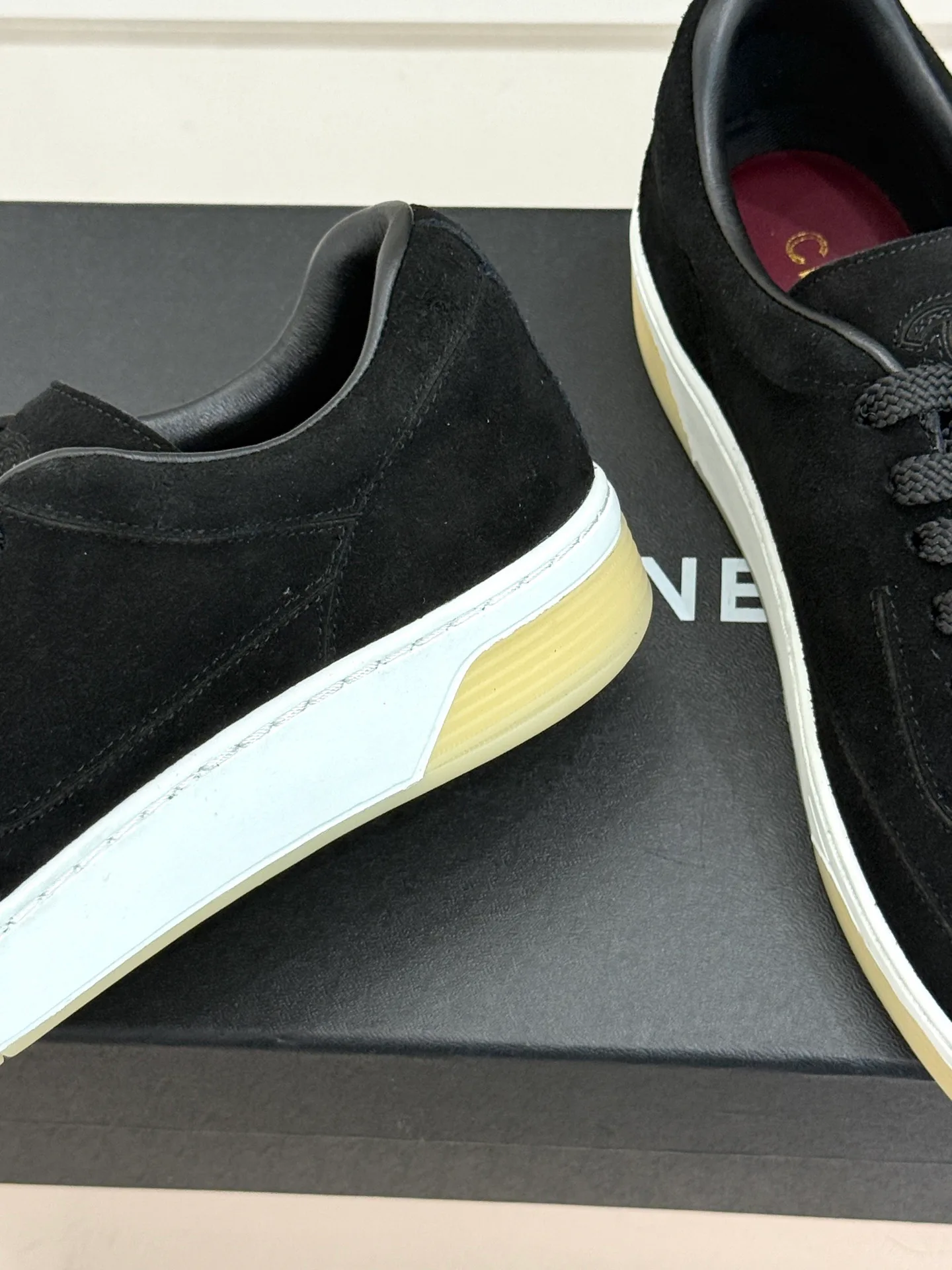 Women's Sneakers CHANEL 18154784