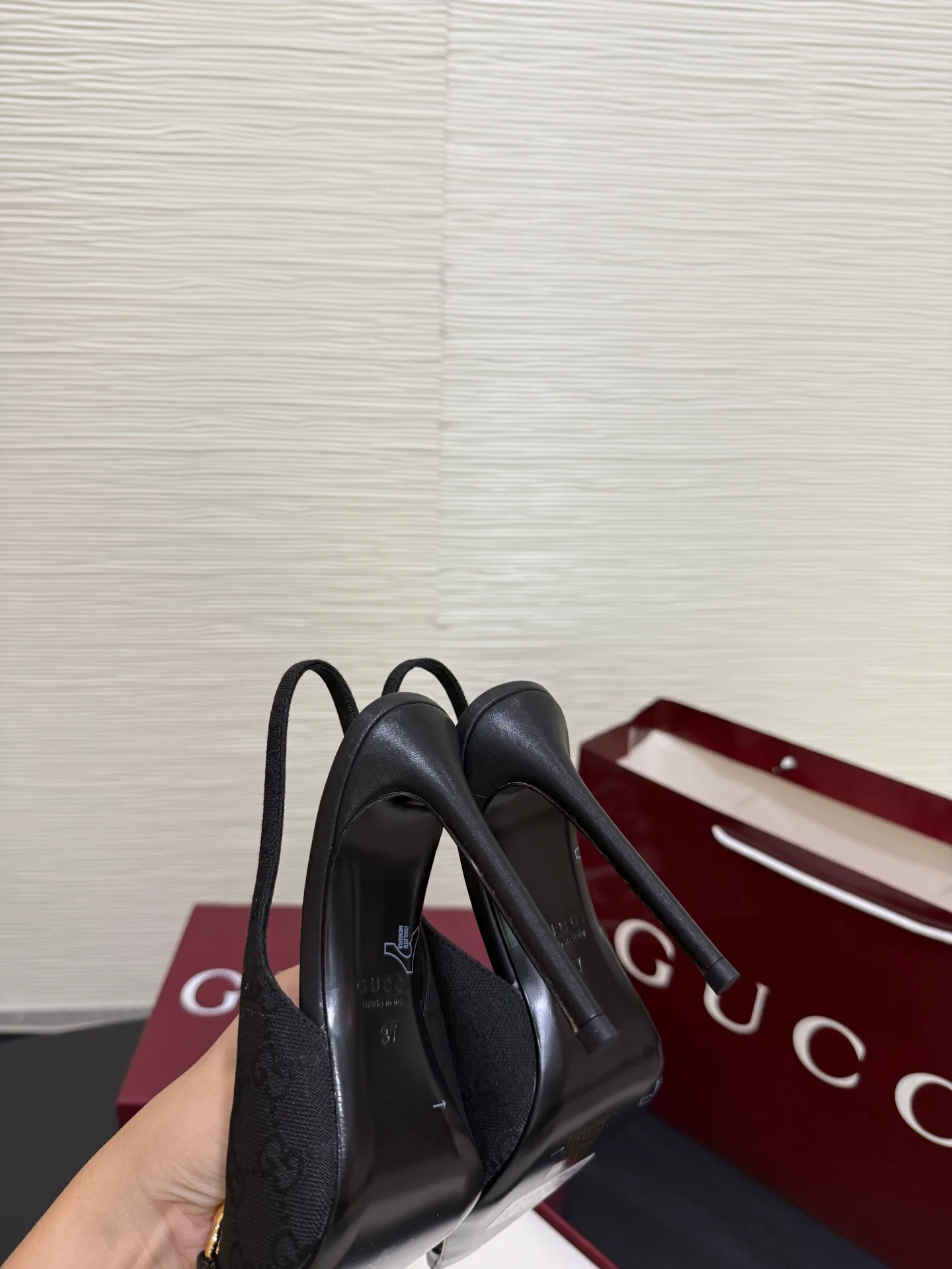 Women's Open-Toe Sandals GUCCI 18070846