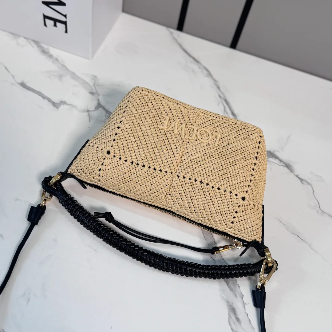 Women's Classic Handbags LOEWE 17818152
