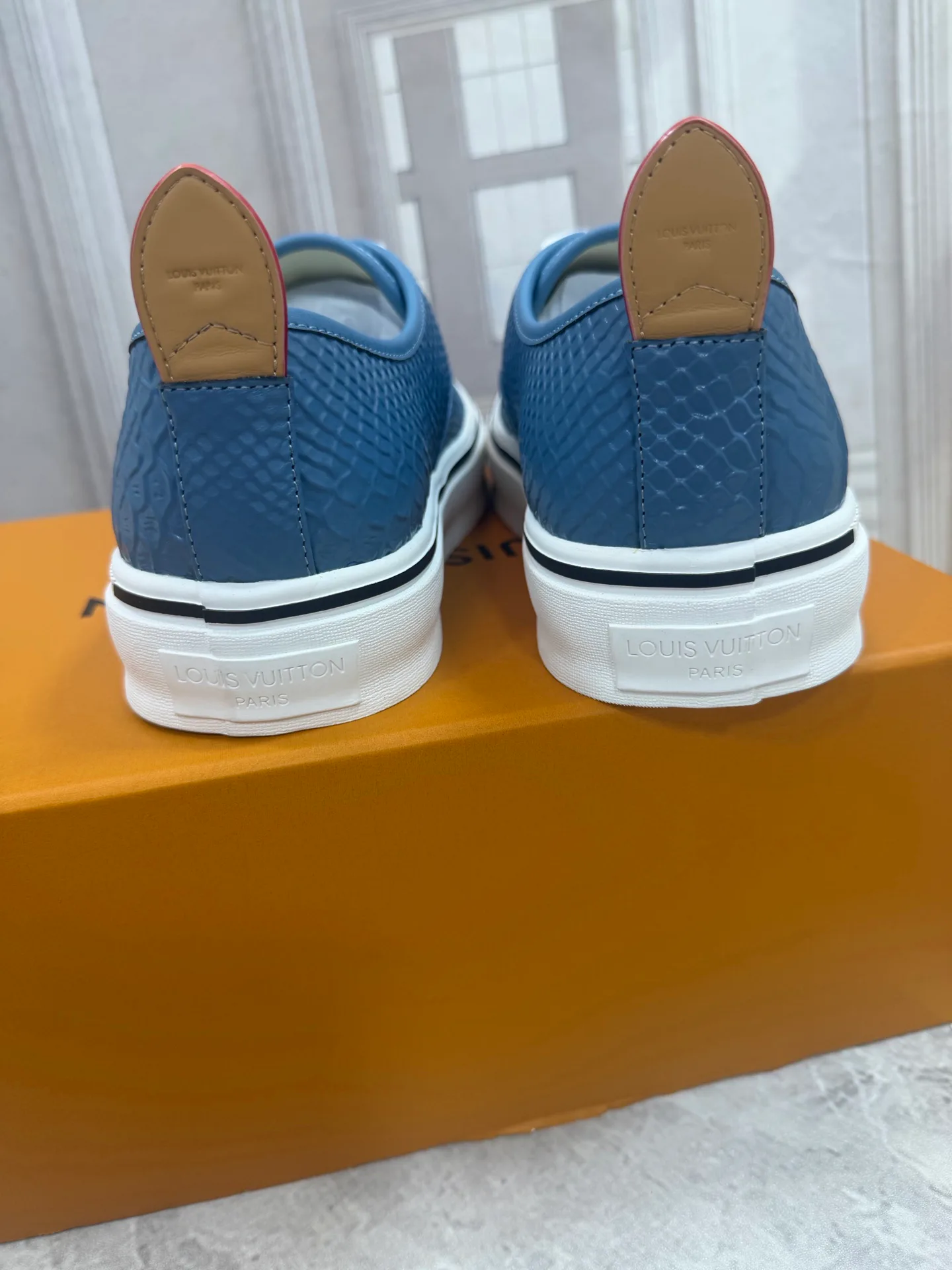 Men's Sneakers LOUIS VUITTON 18190058