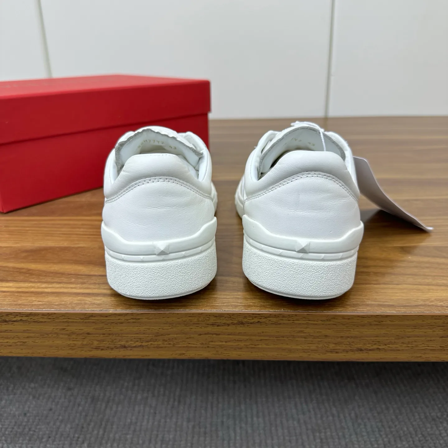 Men's Sneakers VALENTINO 18103495