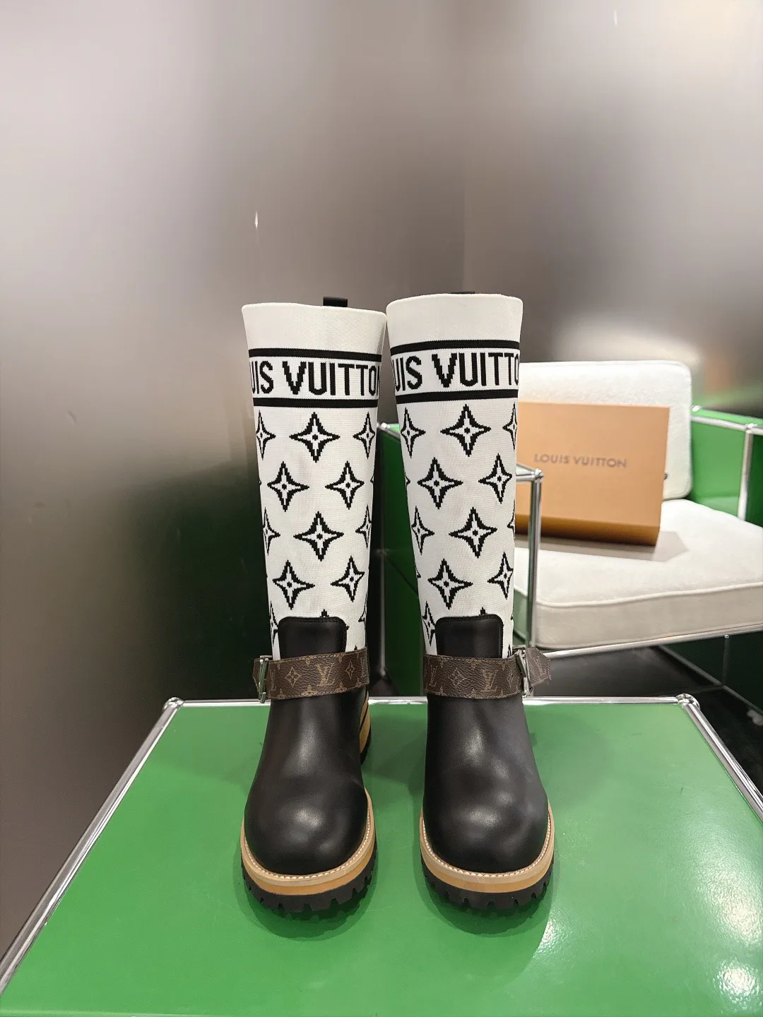 Women's Boots LOUIS VUITTON 18011665