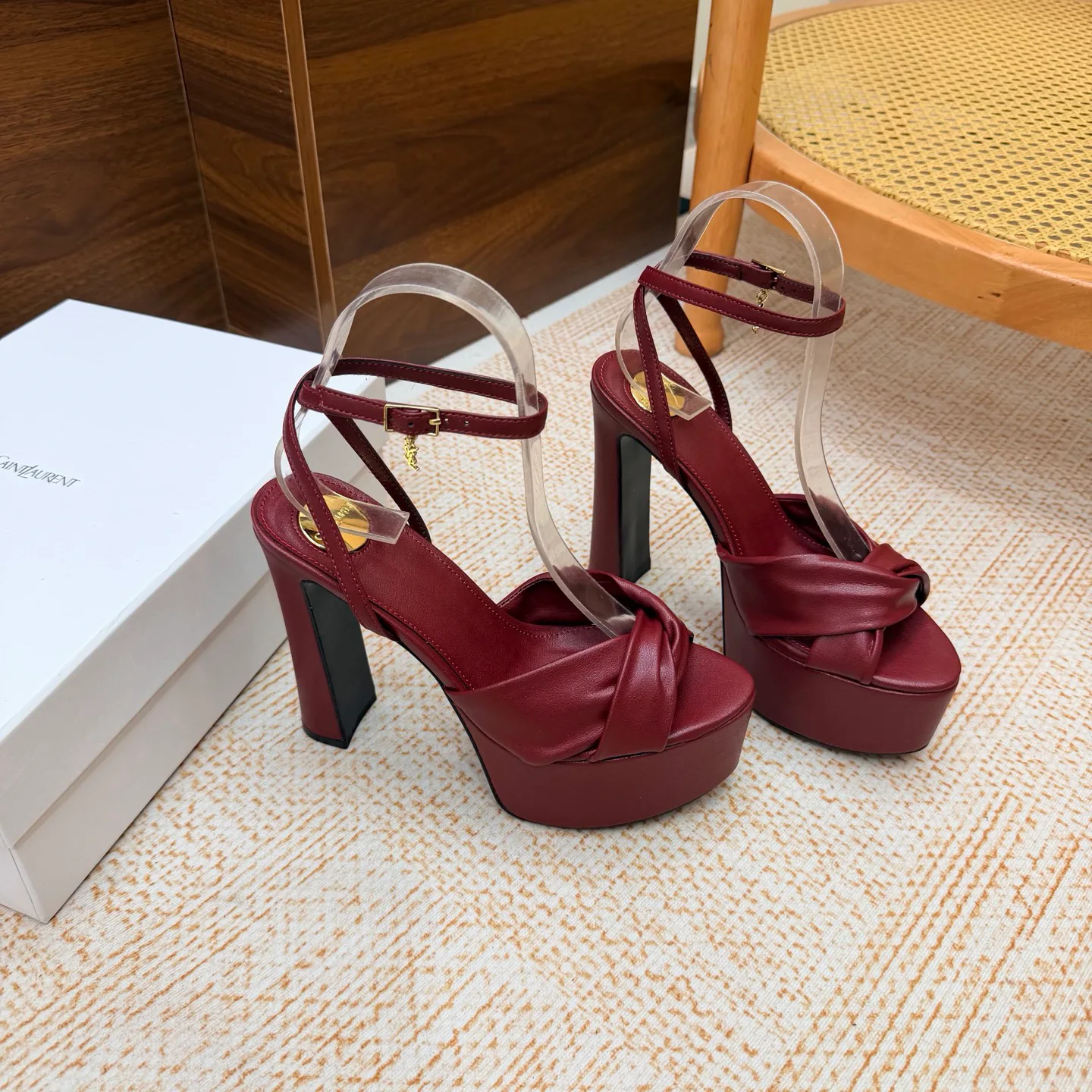 Women's Open-Toe Sandals SAINT LAURENT 18104667
