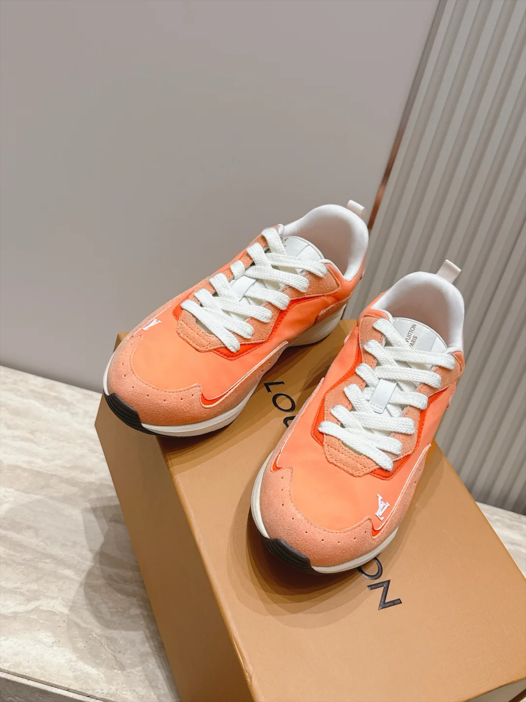 Men's Sneakers LOUIS VUITTON 17946648