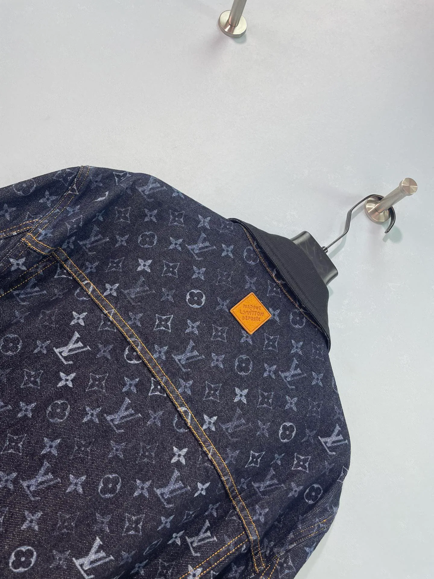 Women's Jackets And Down Jackets LOUIS VUITTON 18151417