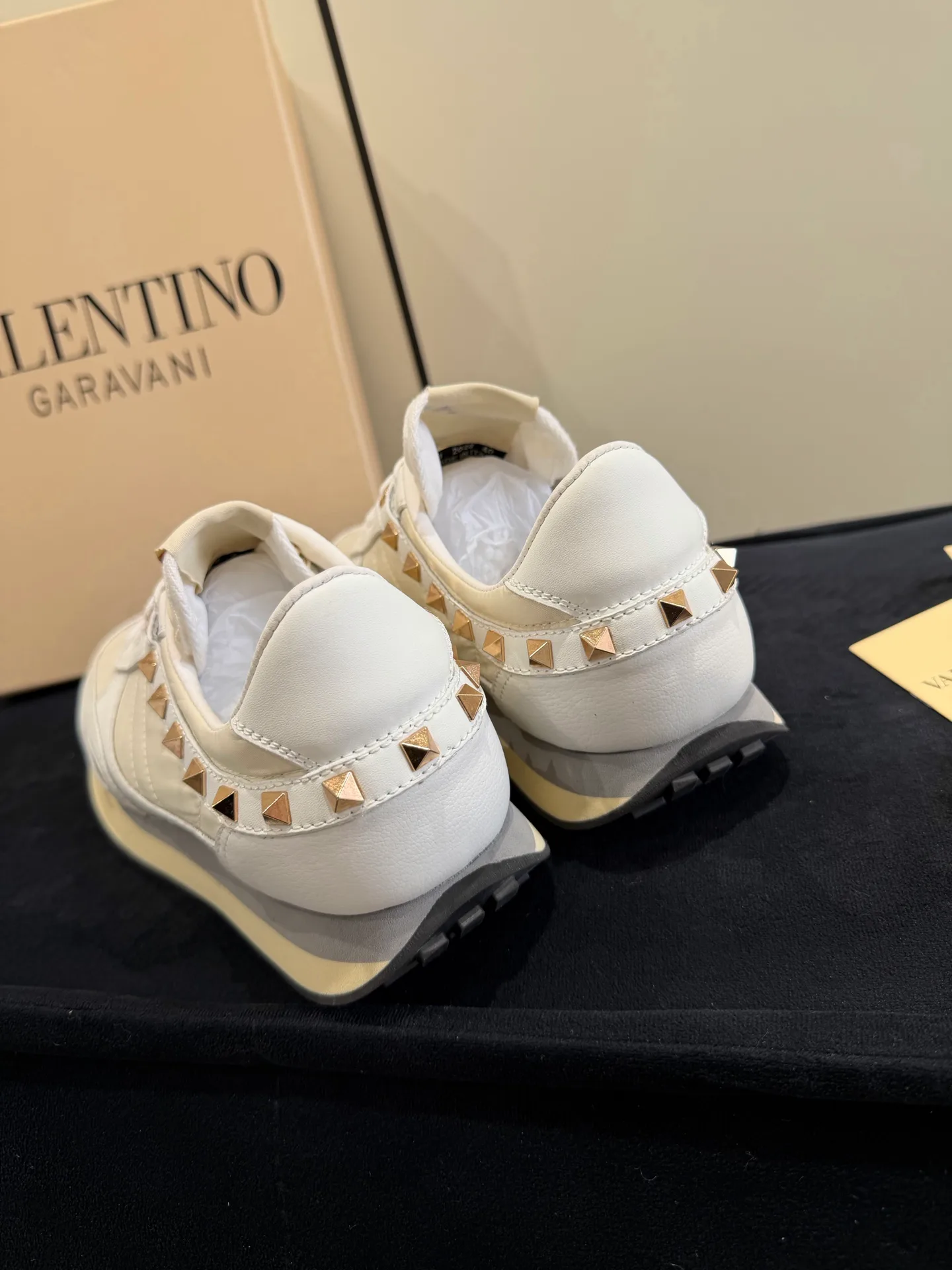 Women's Sneakers VALENTINO 18420825