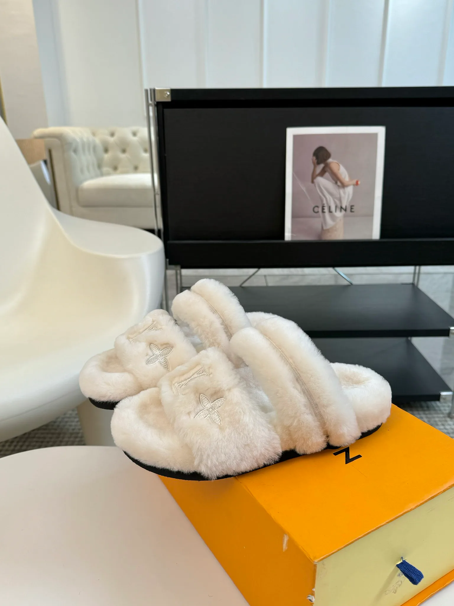 Women's Slippers LOUIS VUITTON 18209226
