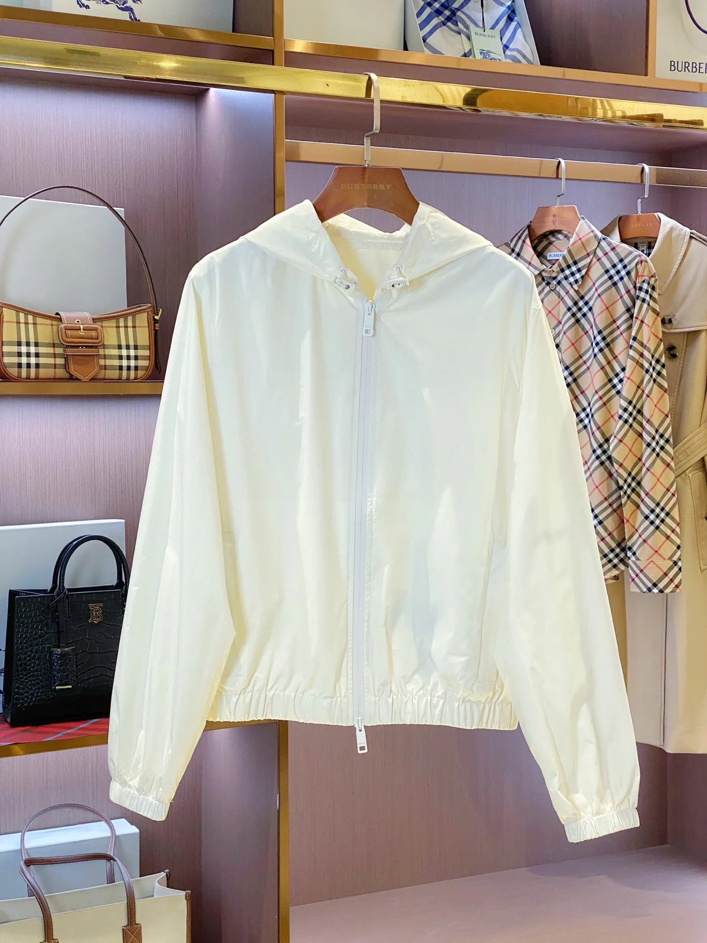 Women's Jackets And Down Jackets BURBERRY 18206396