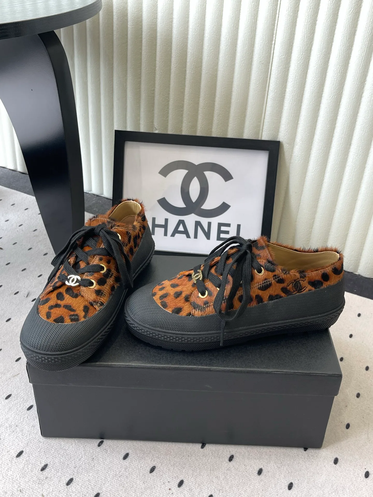 Women's Sneakers CHANEL 18069870