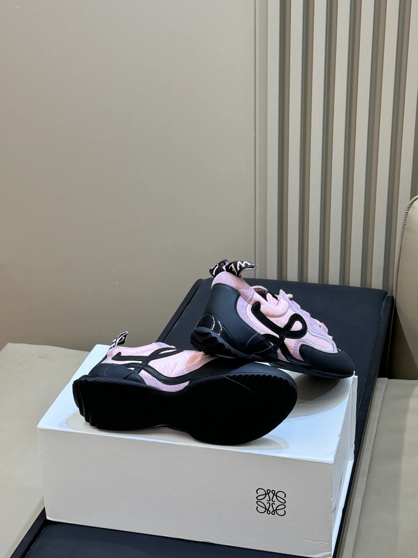 Women's Sneakers LOEWE 18073074