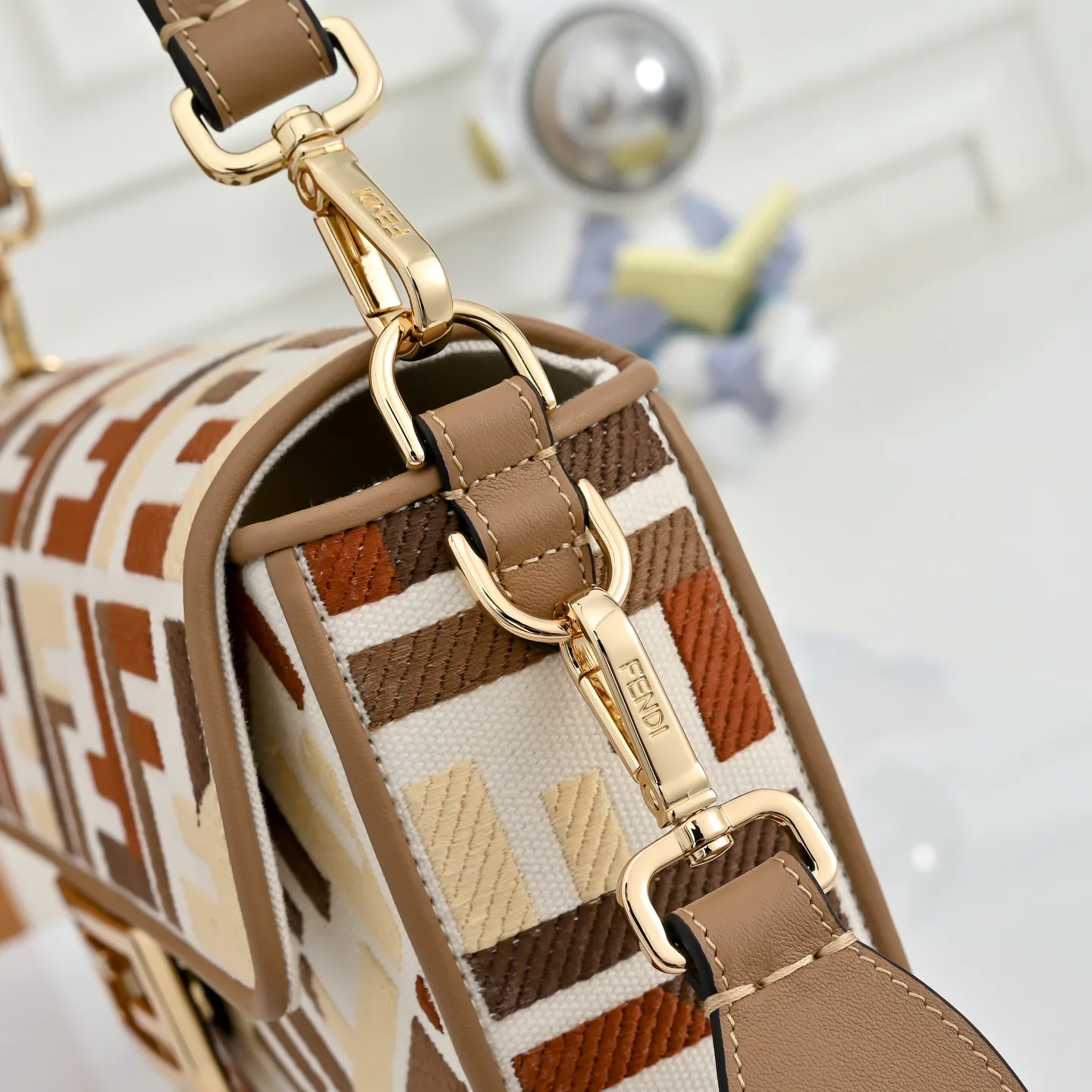 Women's Classic Handbags FENDI 18004258