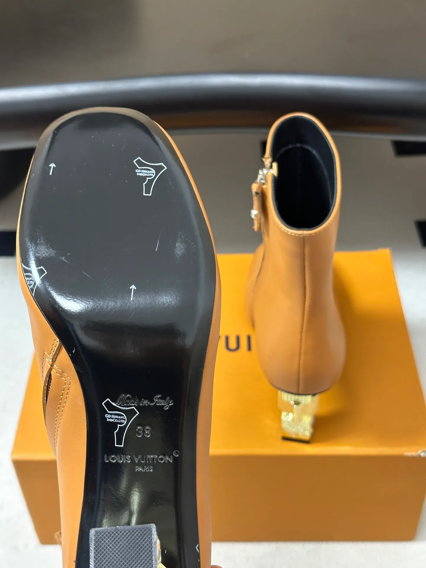Women's Booties LOUIS VUITTON 18388131