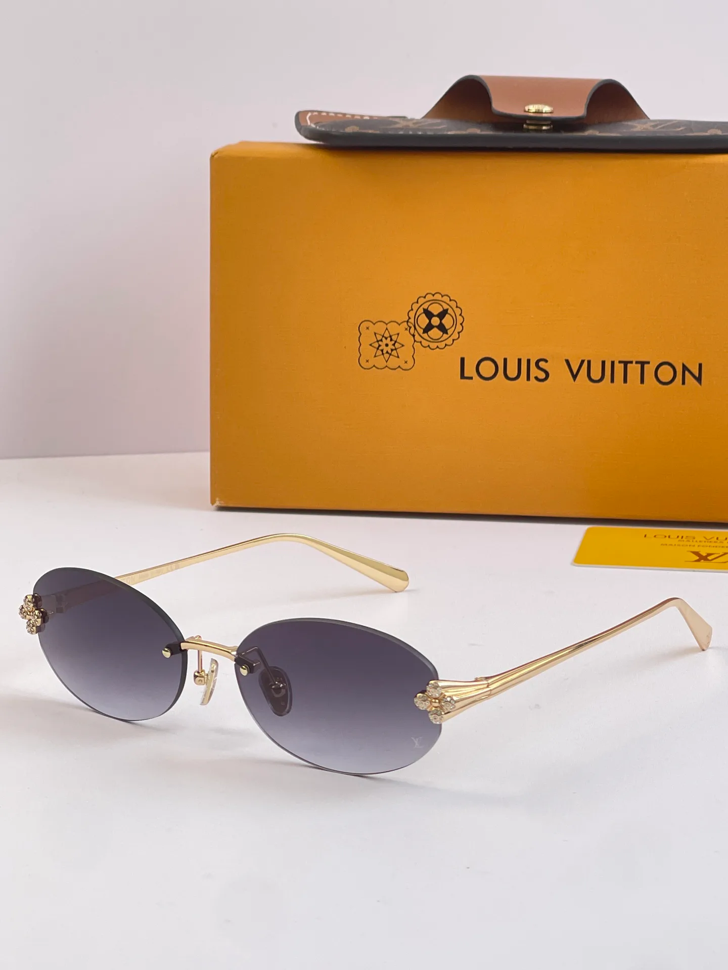 Glasses LOUIS VUITTON 18226193