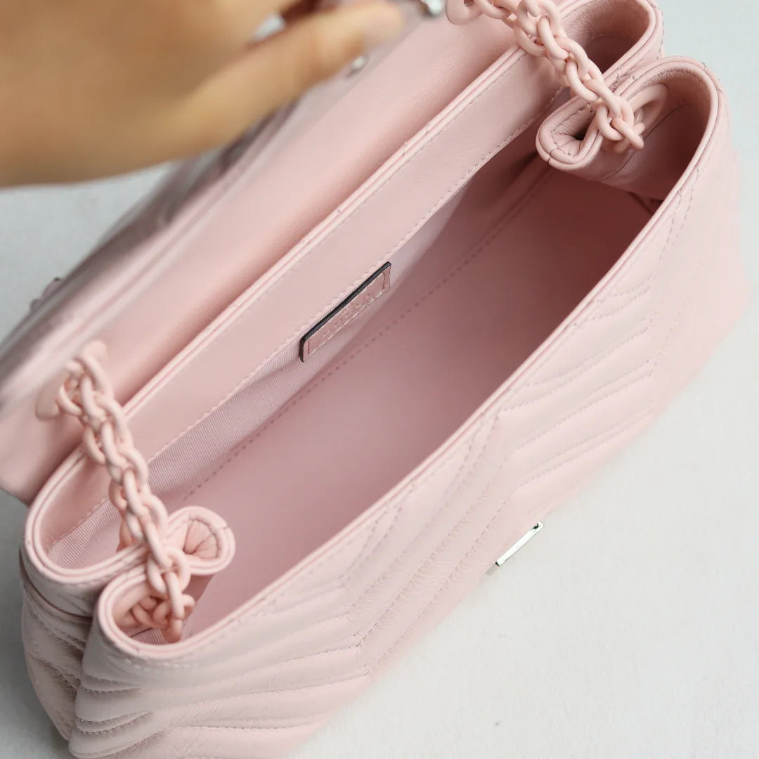 Women's Classic Handbags GUCCI 17947358