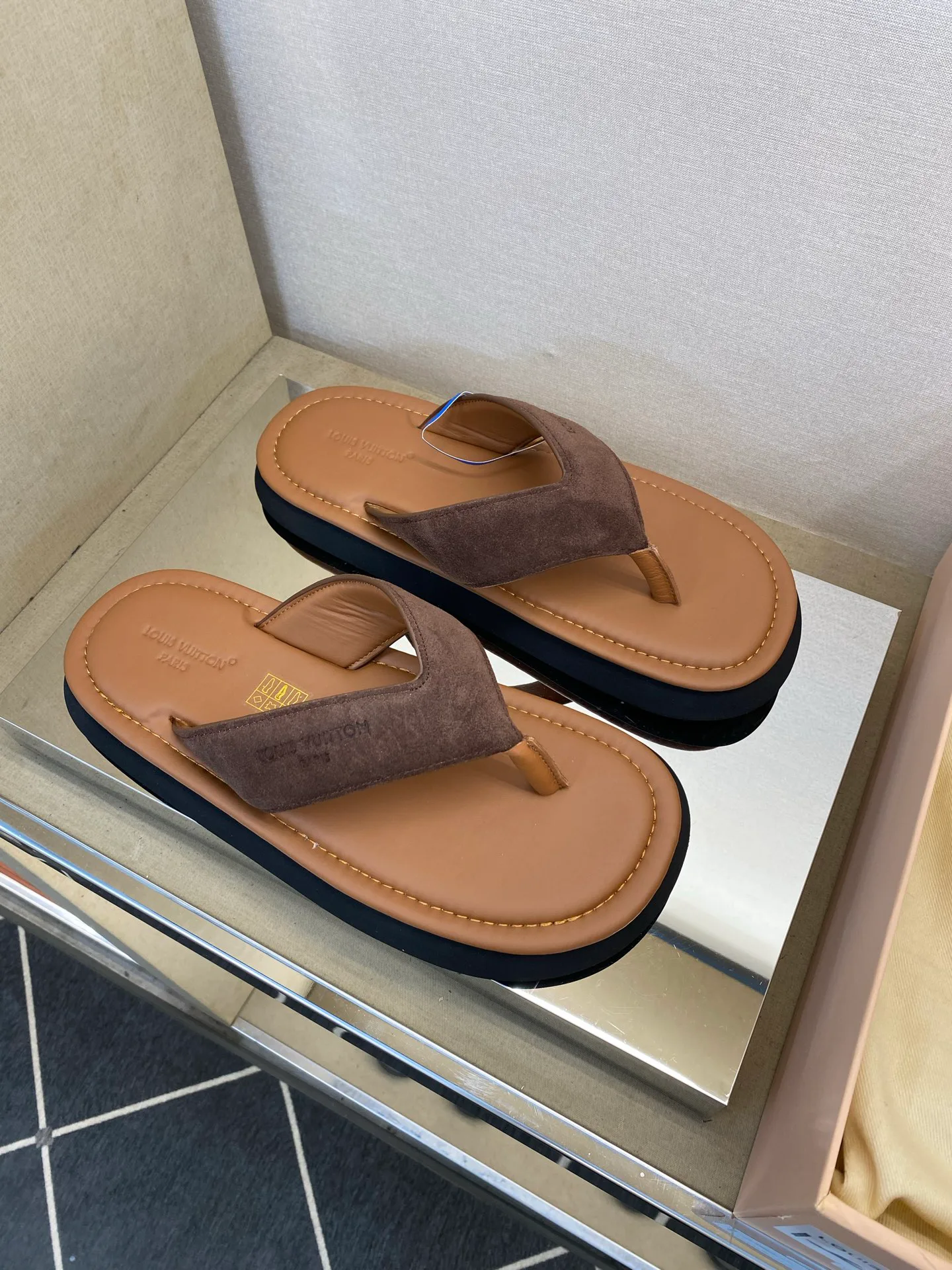 Men's Flip-Flops LOUIS VUITTON 17706367