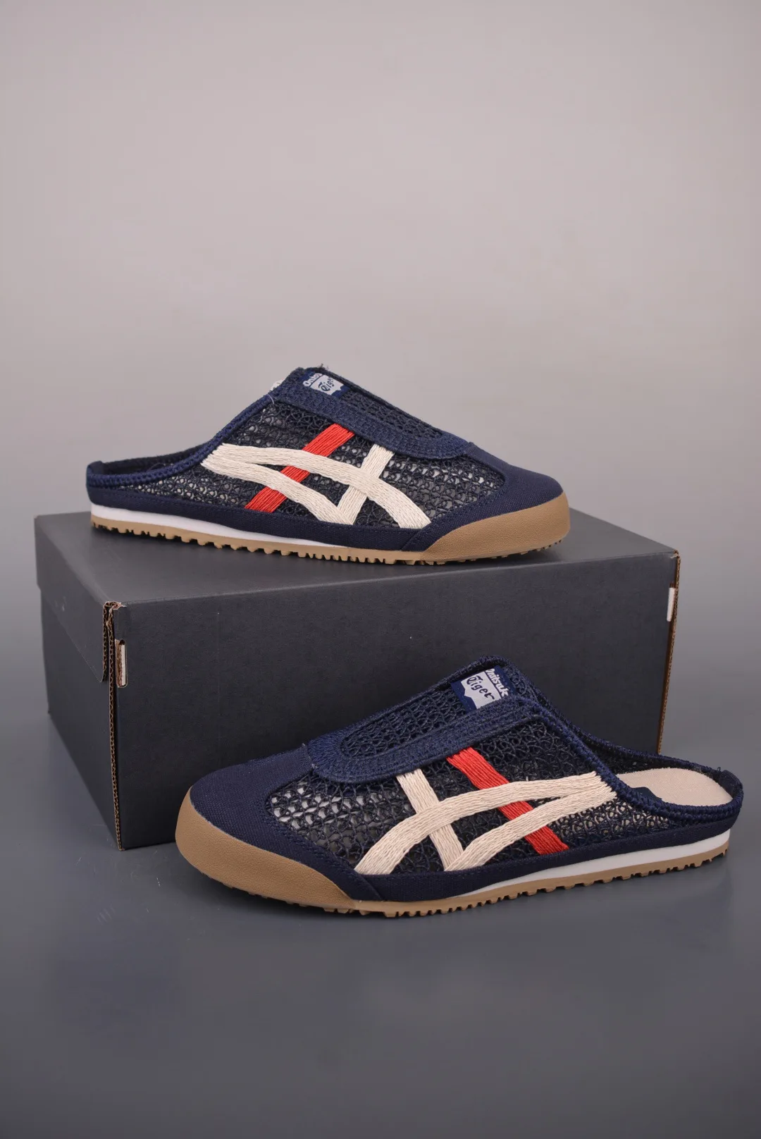 Women's Sneakers ASICS 17182621