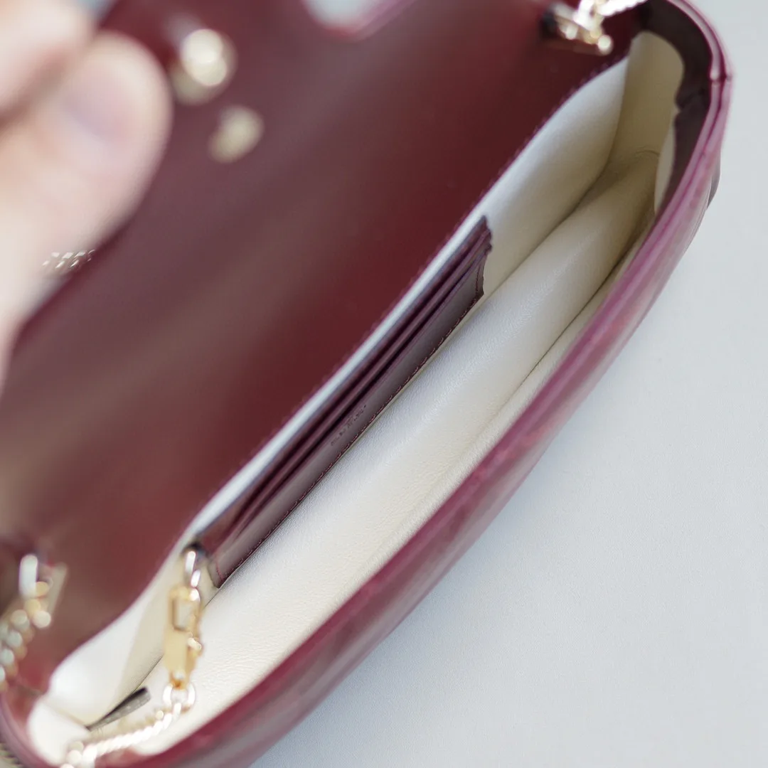 Women's Classic Handbags GUCCI 17947953