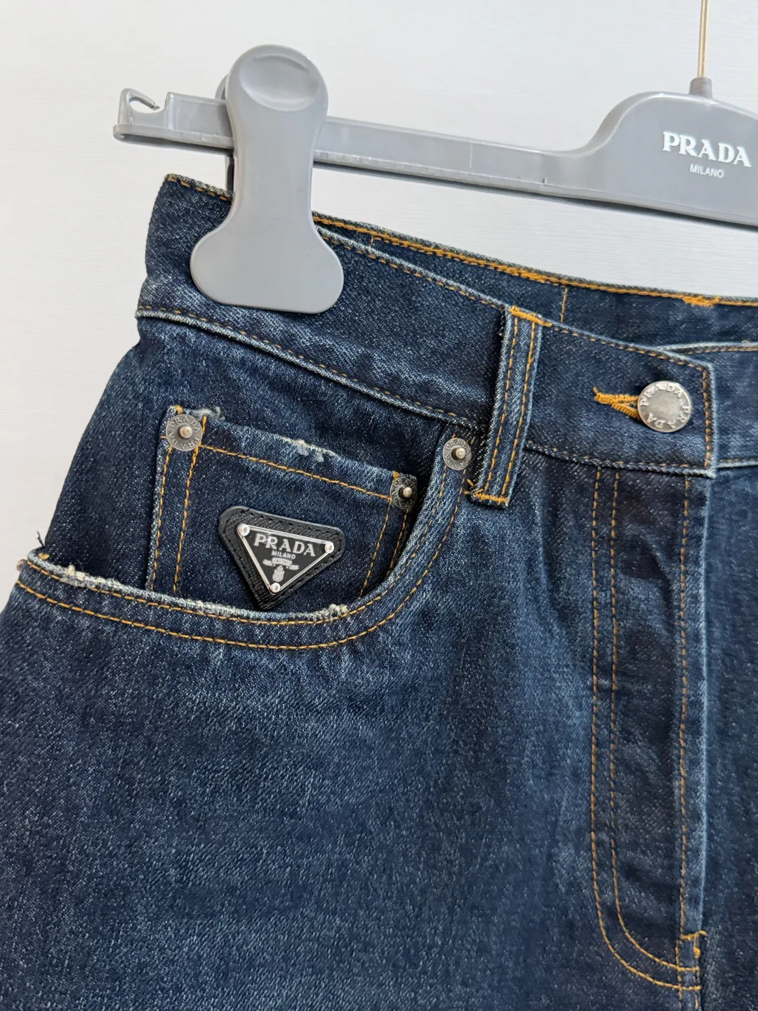 Women's Shorts PRADA 18050204