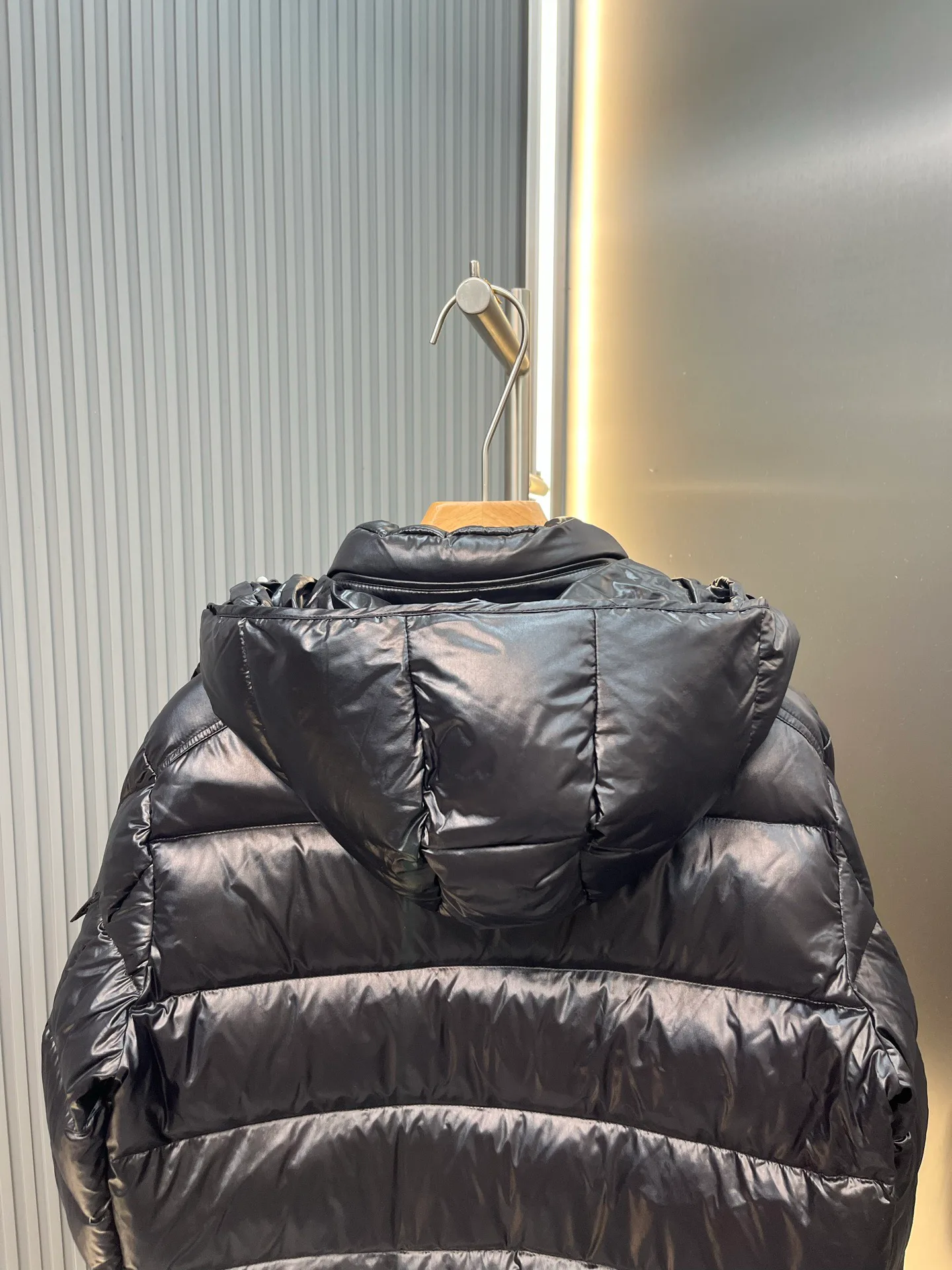 Куртки И Пуховики Мужские Moncler 18581651