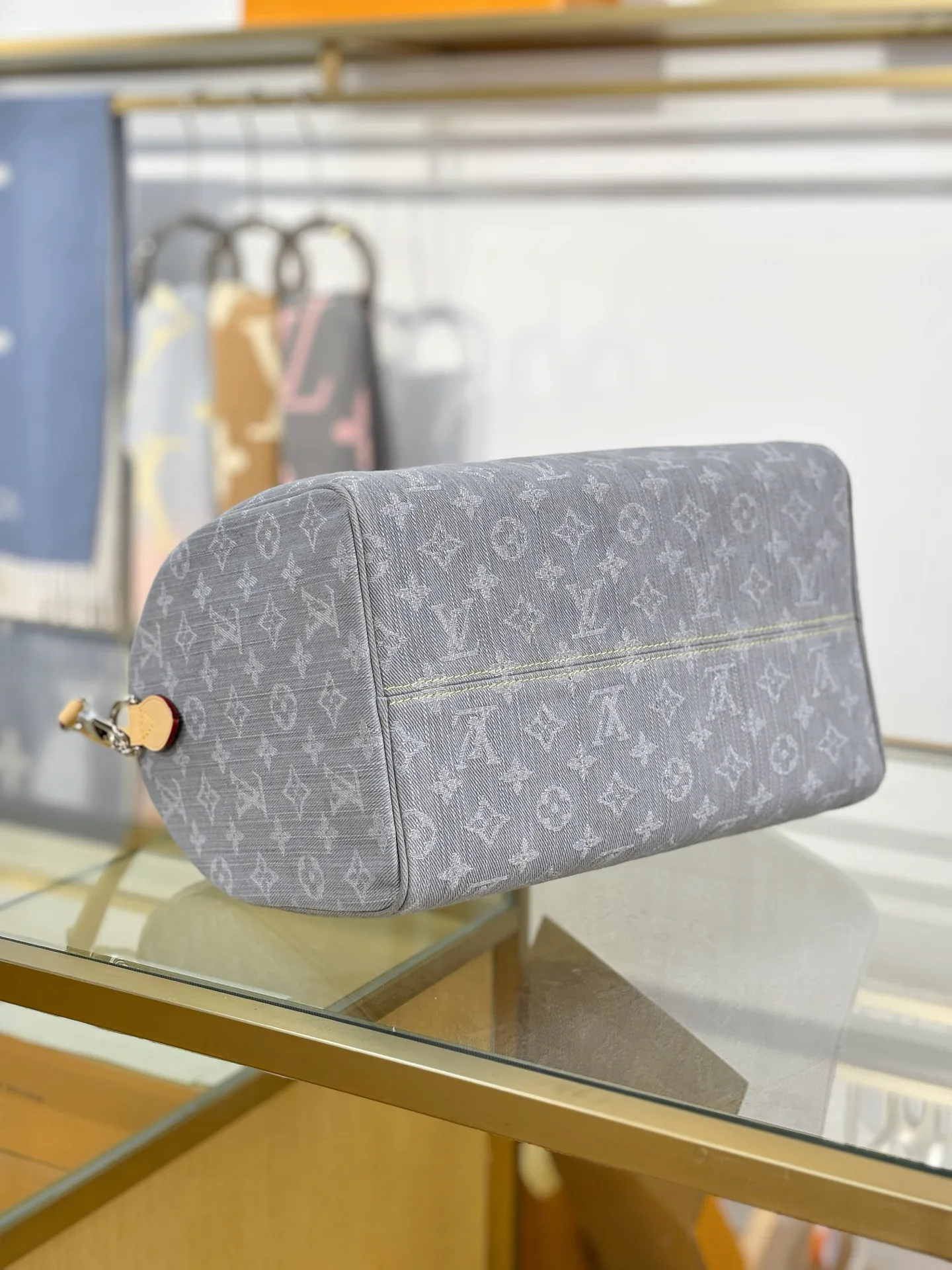 Women's Classic Handbags LOUIS VUITTON 18153142