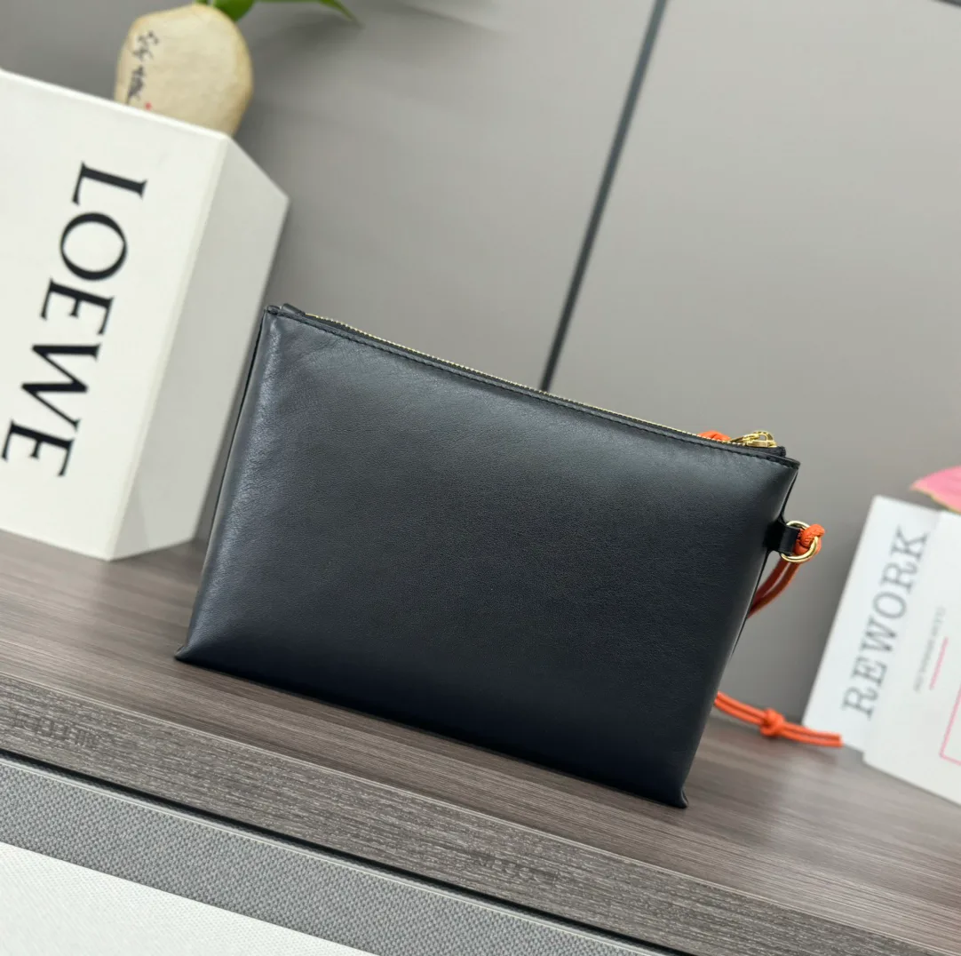 Women's Clutches LOEWE 18116459