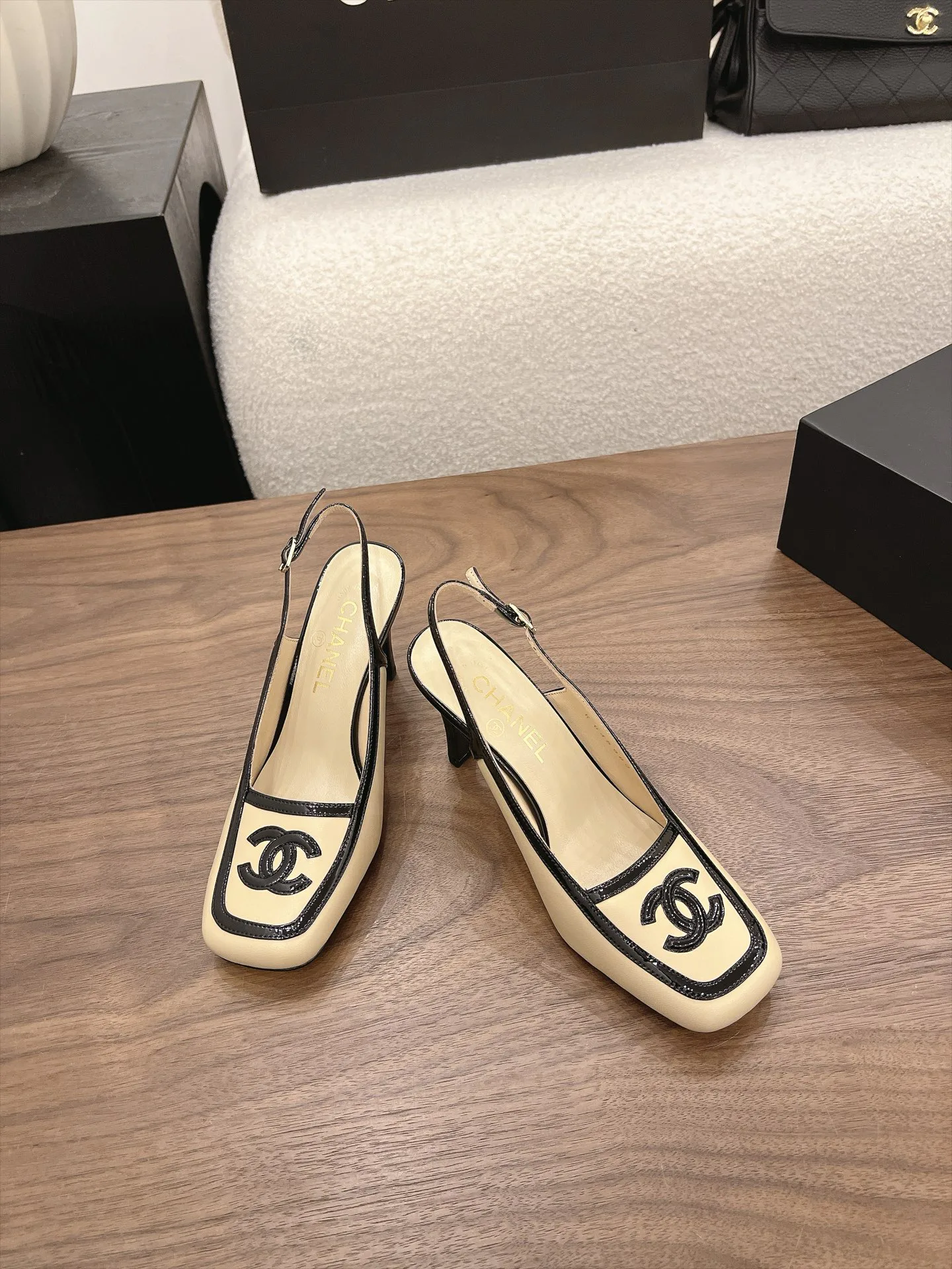 Women's Heels CHANEL 17815426