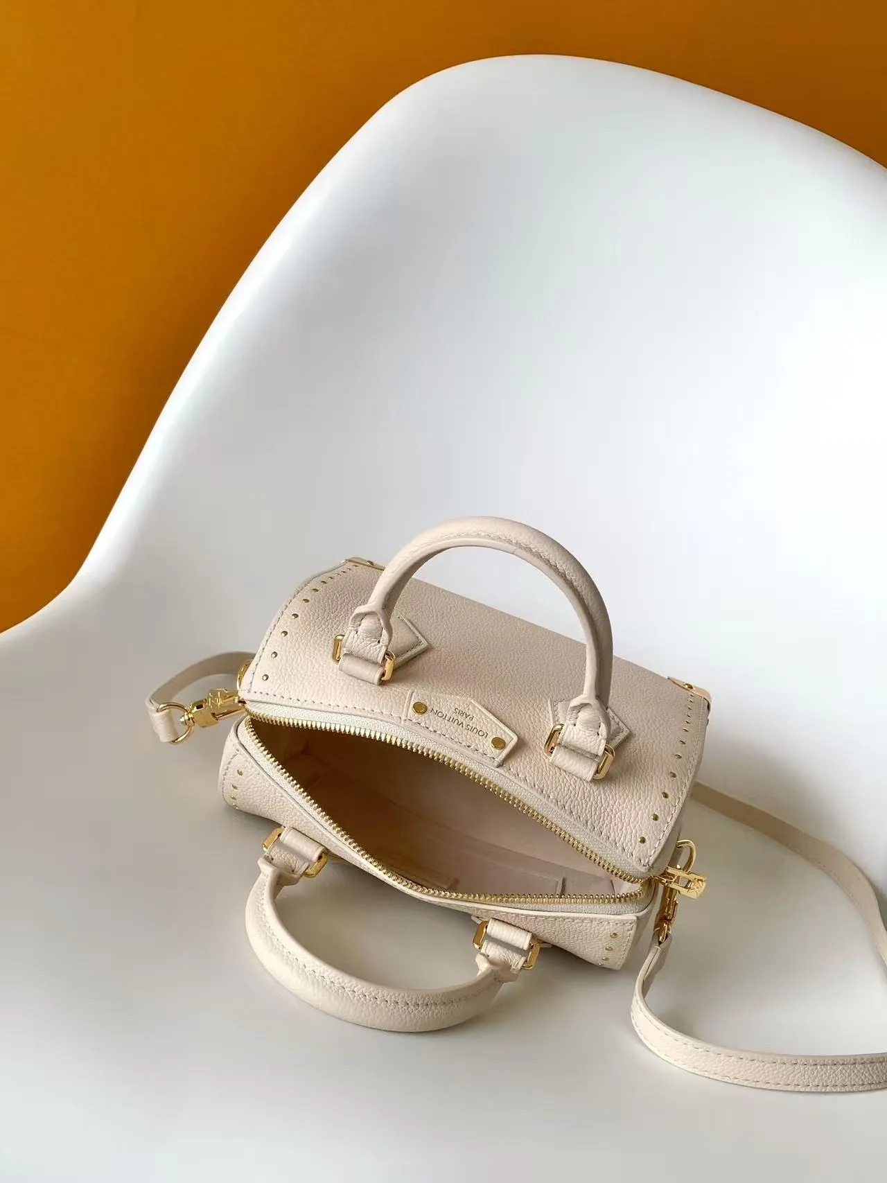 Women's Classic Handbags LOUIS VUITTON 17813550